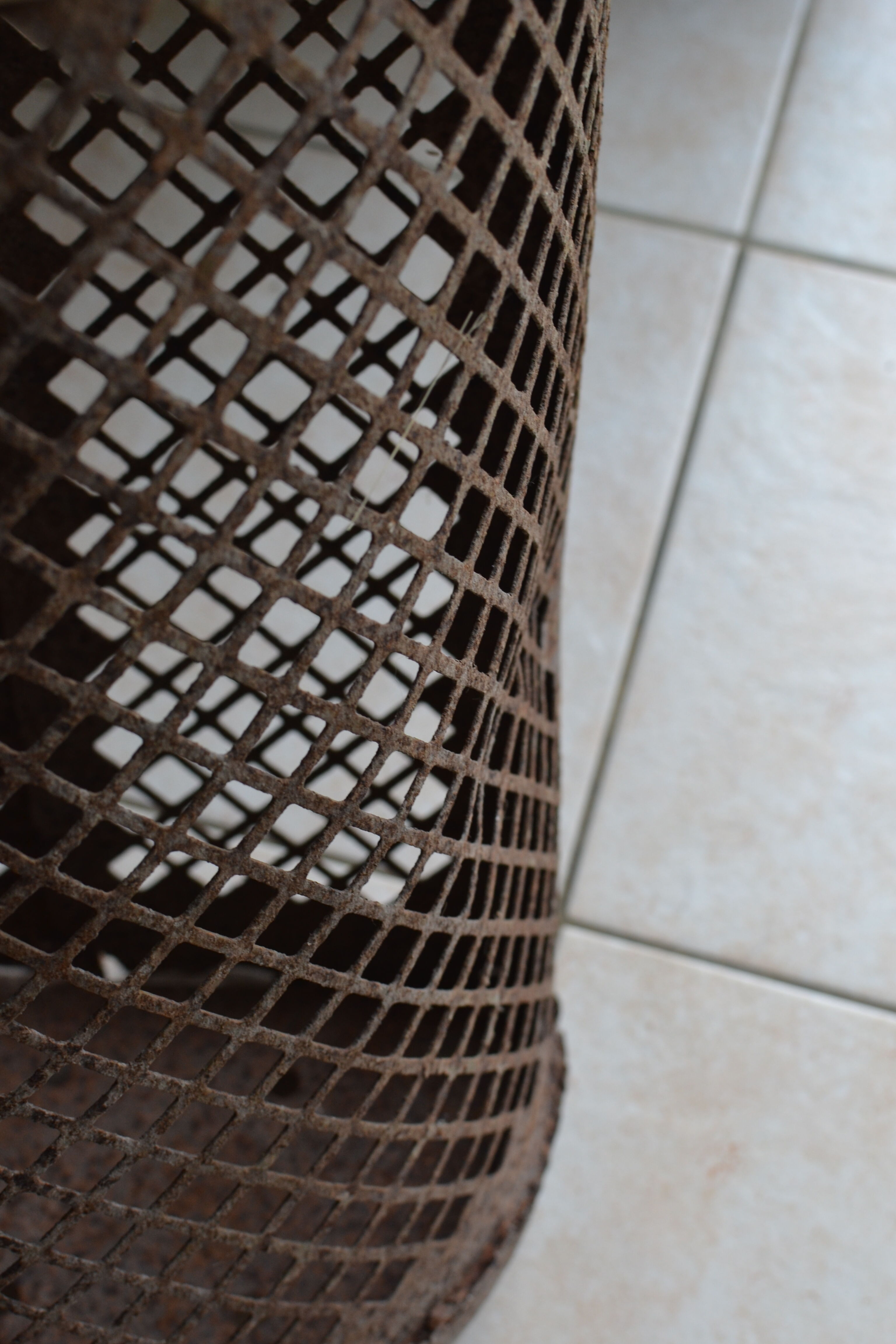 Old paper bin on rue Montrouge