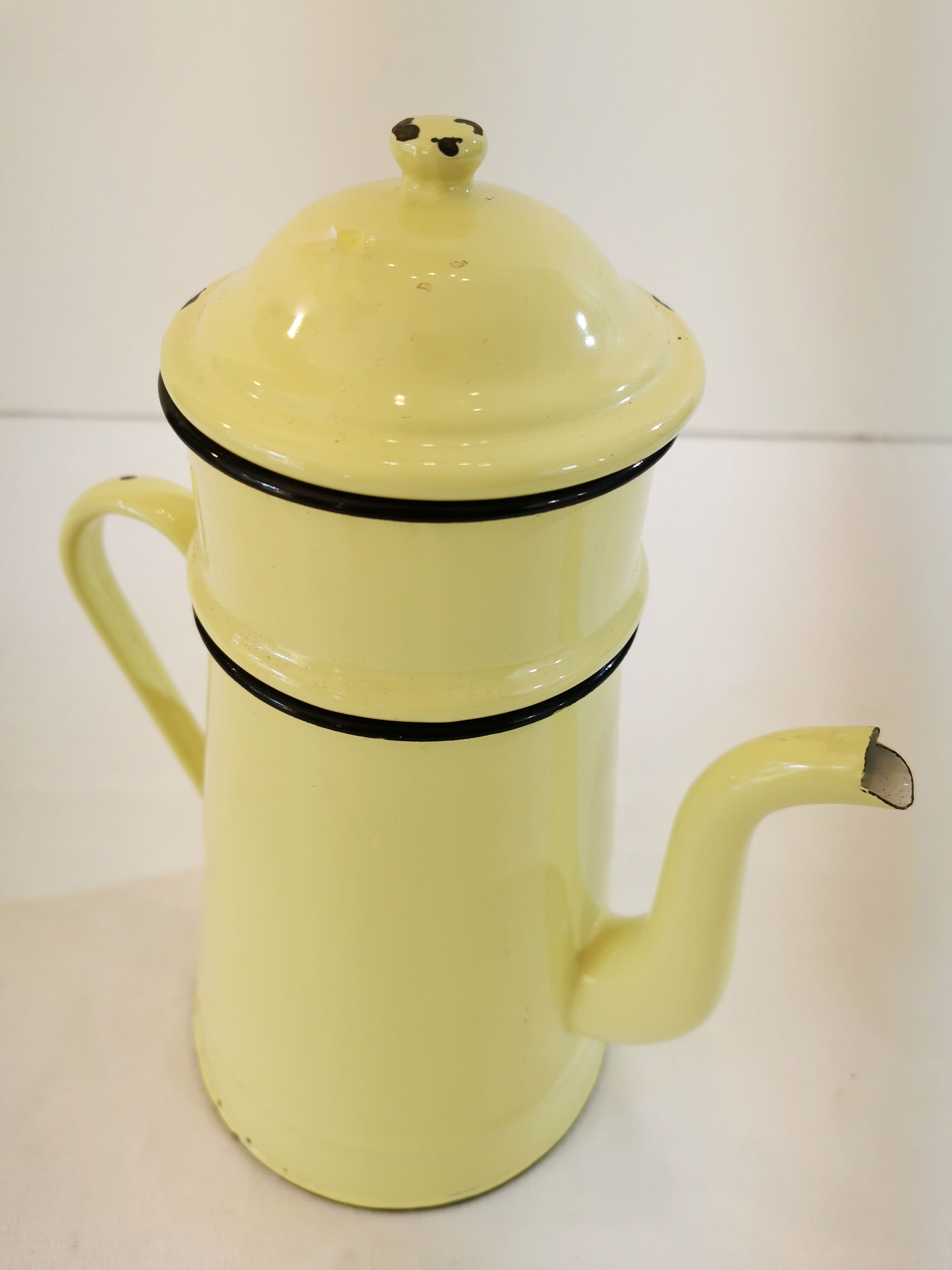 Enamelled coffee maker