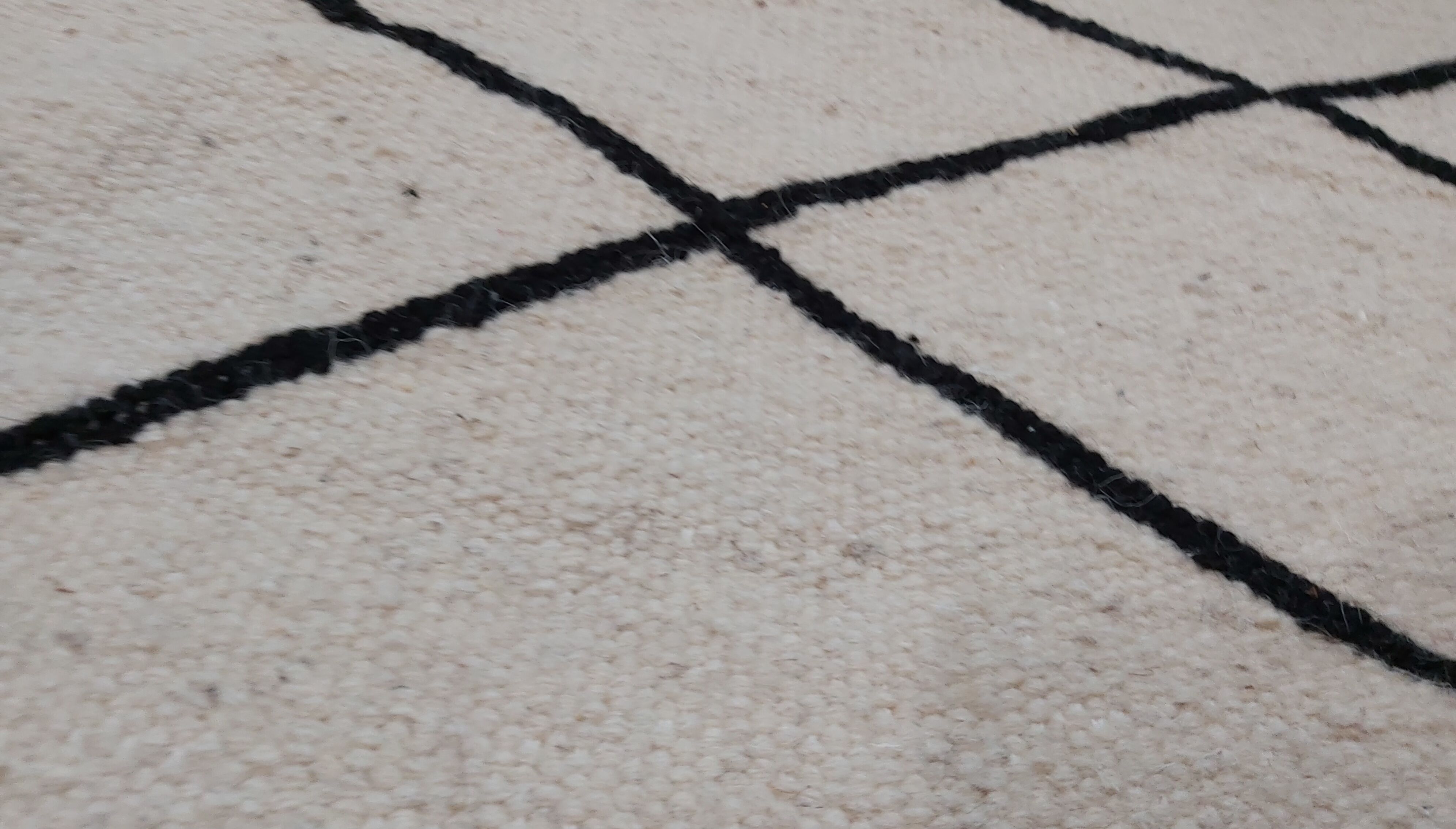 Traditional Berber beige and black carpet - 142x70cm