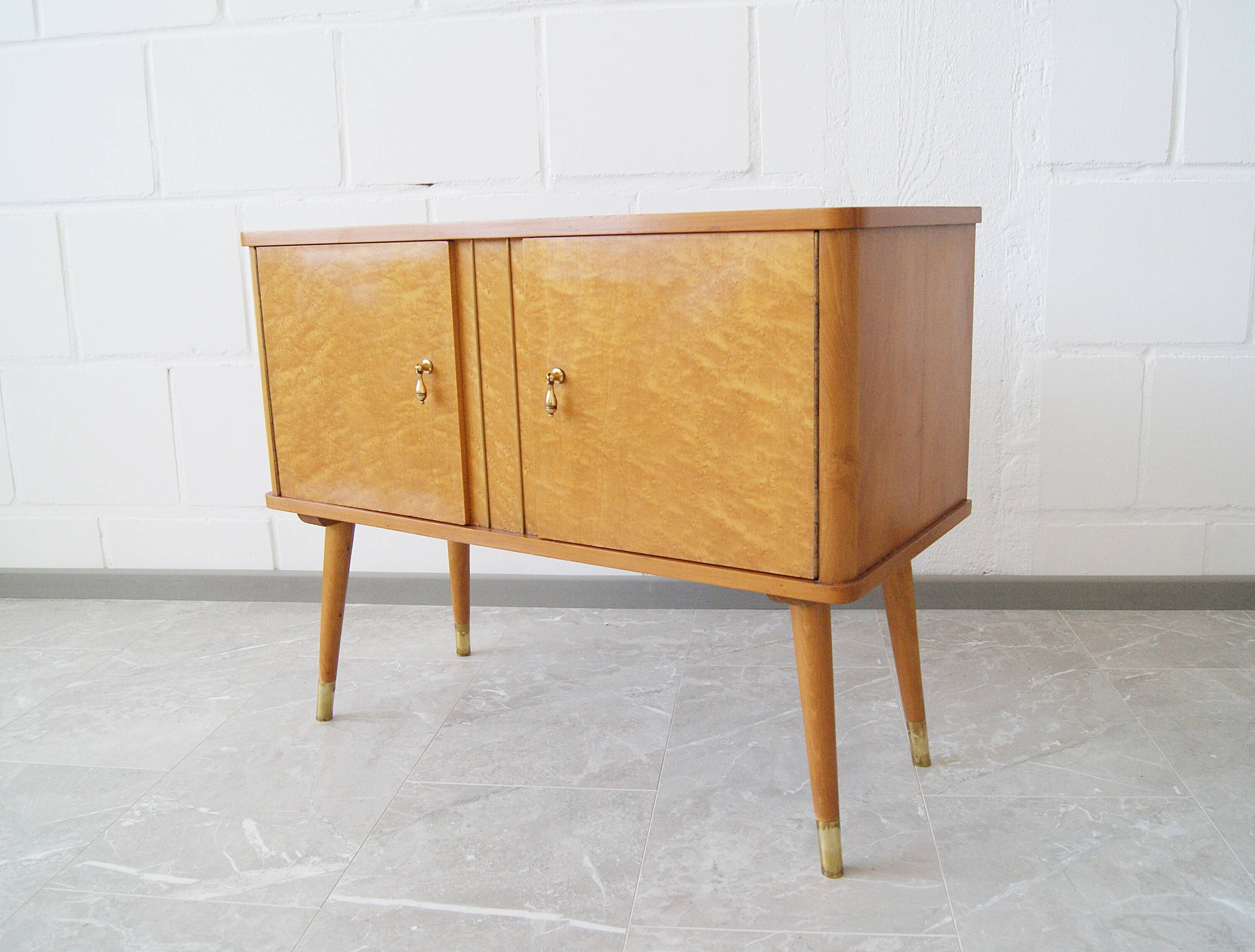 Coommode en bois des années 50, petit buffet