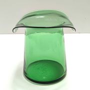 Vase cylindrique en verre soufflé à la main vert, Empoli, Italie