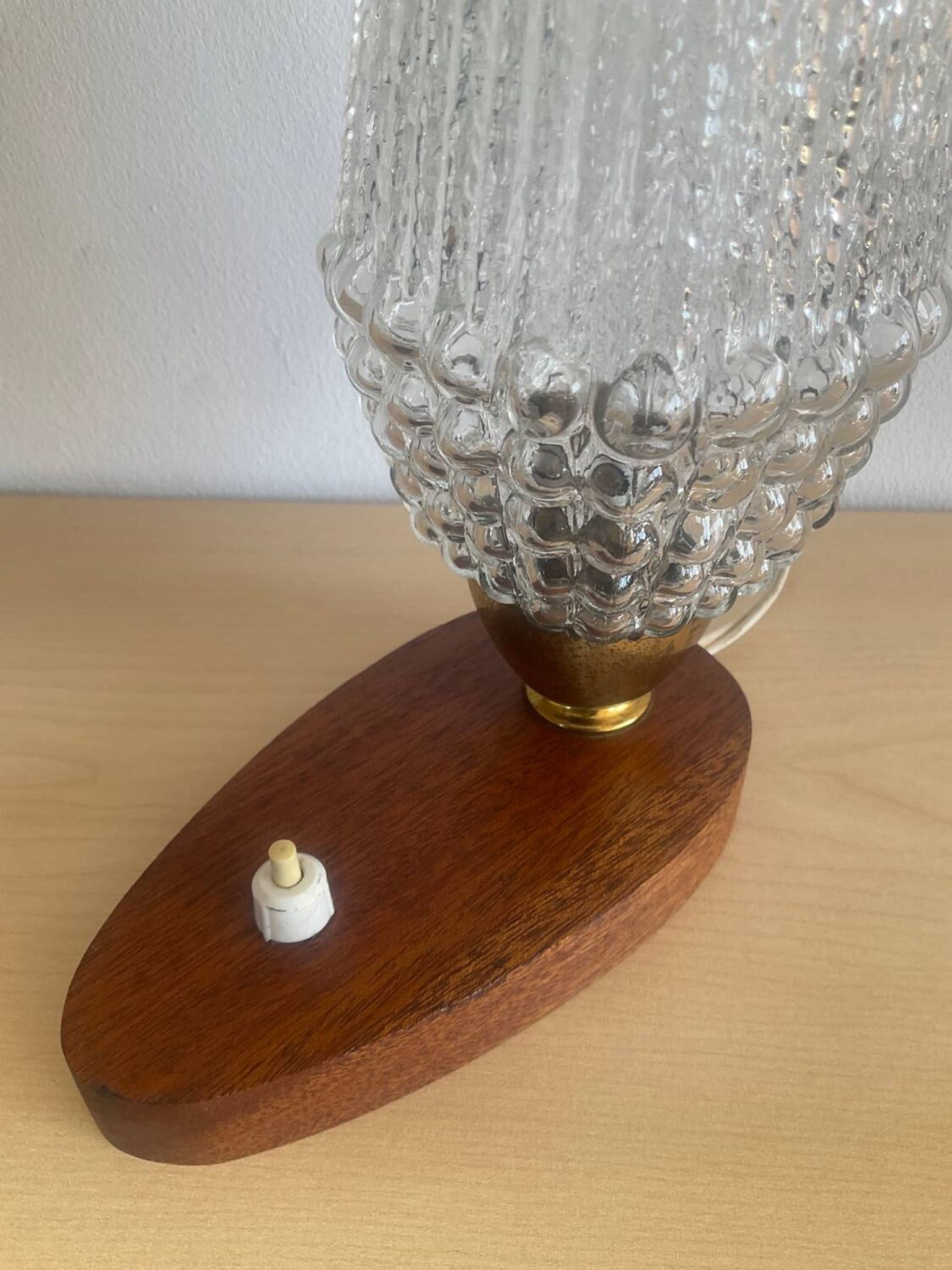 Lampe vintage en teck et verre années 50
