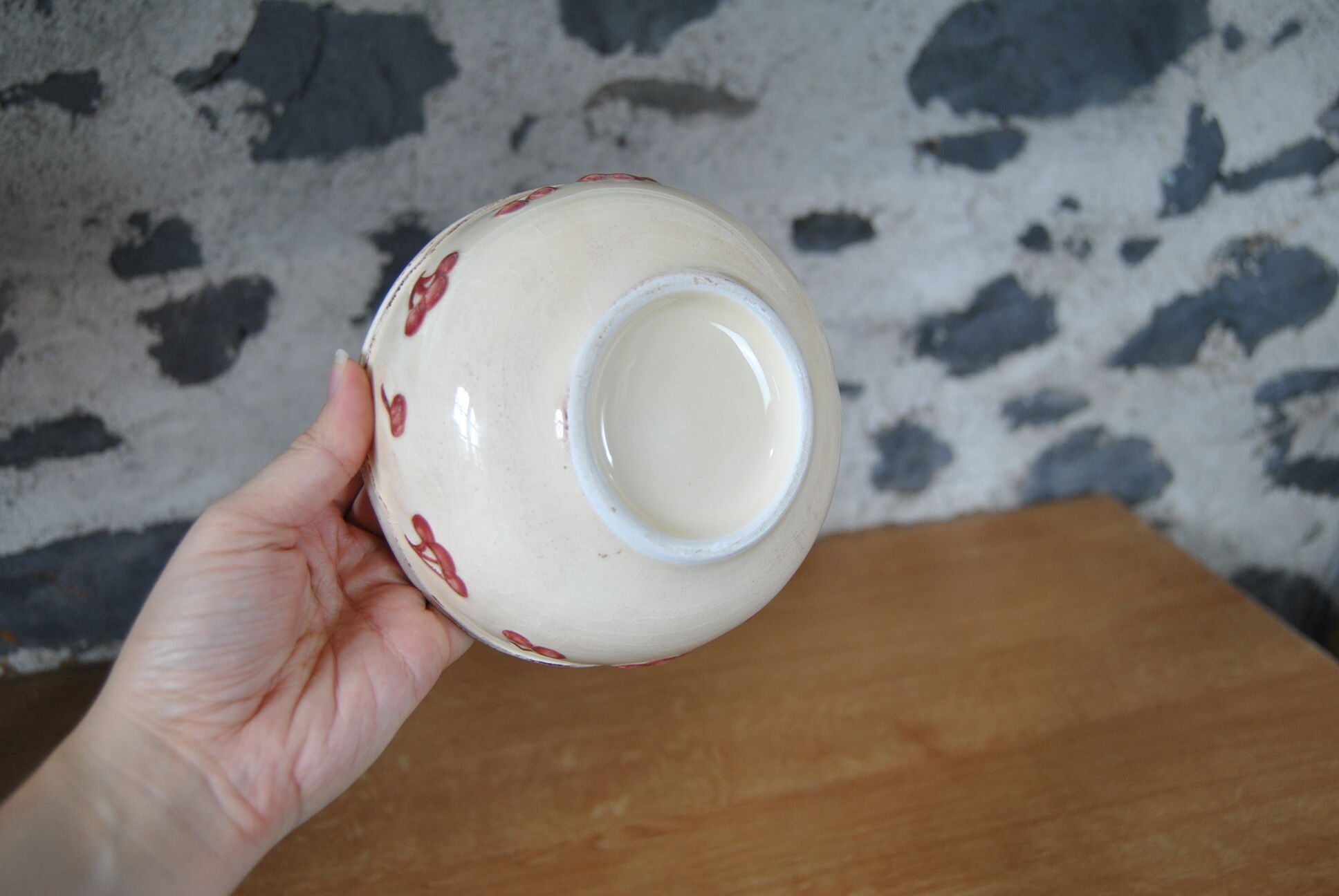 Ceramic bowl cherry décor