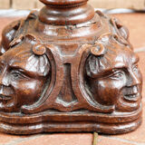 Lampe pied torsadé sculpté en chêne