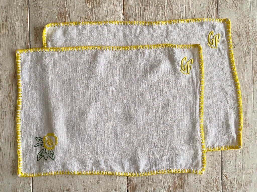 12 old hemp embroidered placemats - 39x27 cm