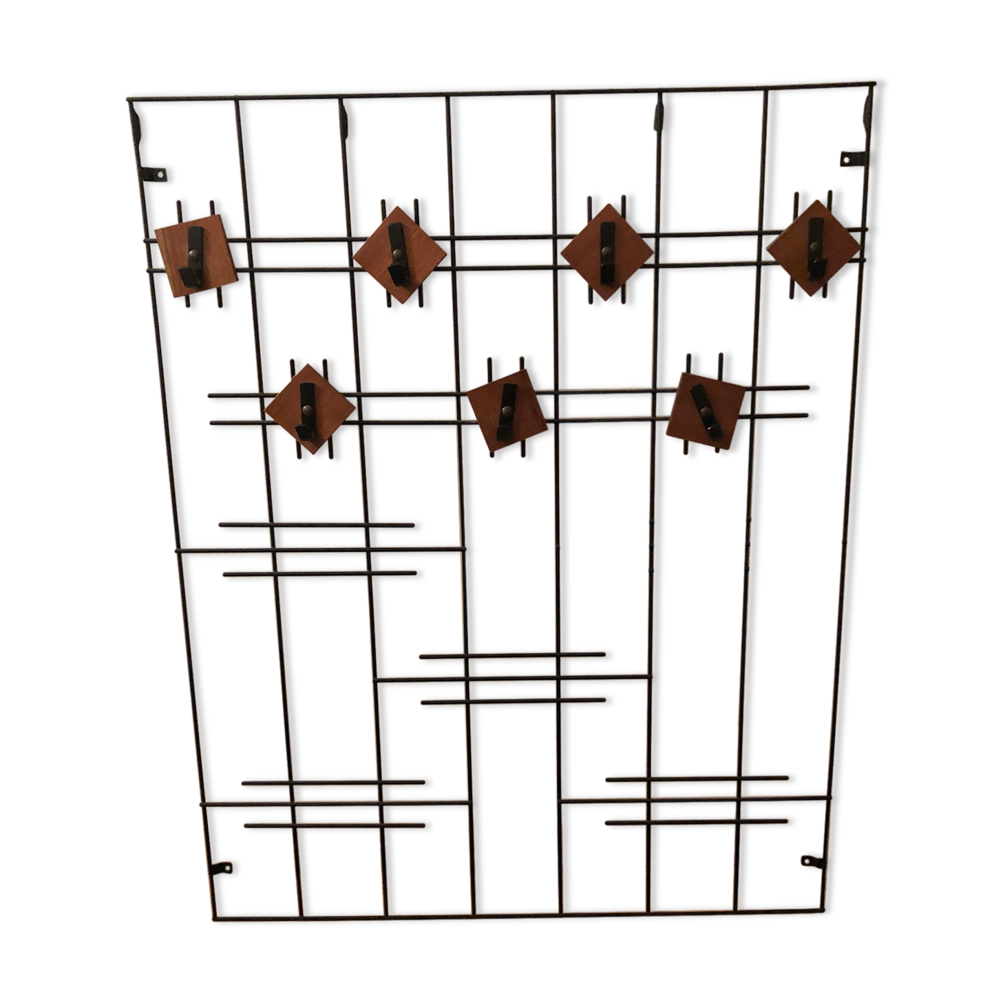 Wall rack to hang vintage 60s