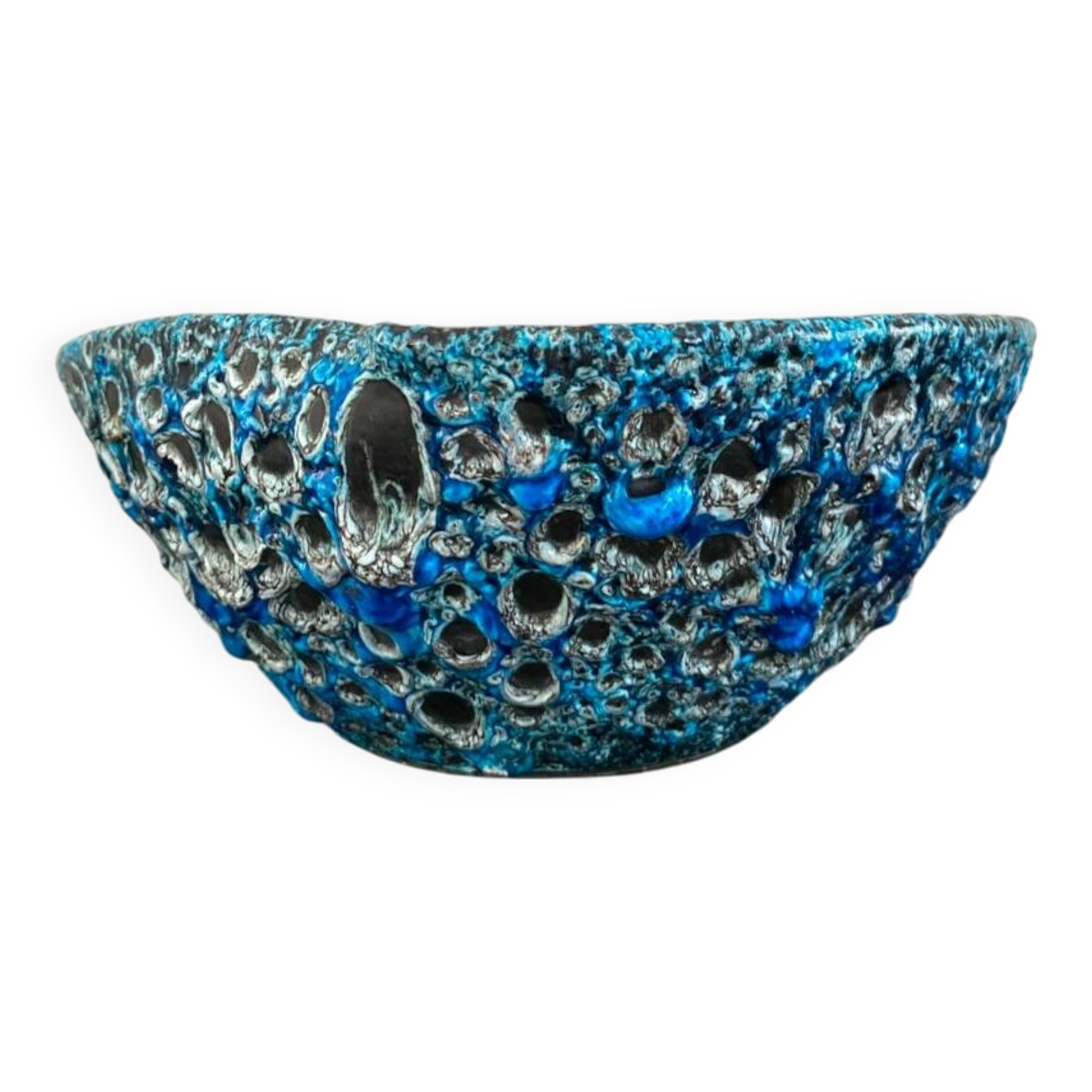 Eruptive ceramic dish from the 60s