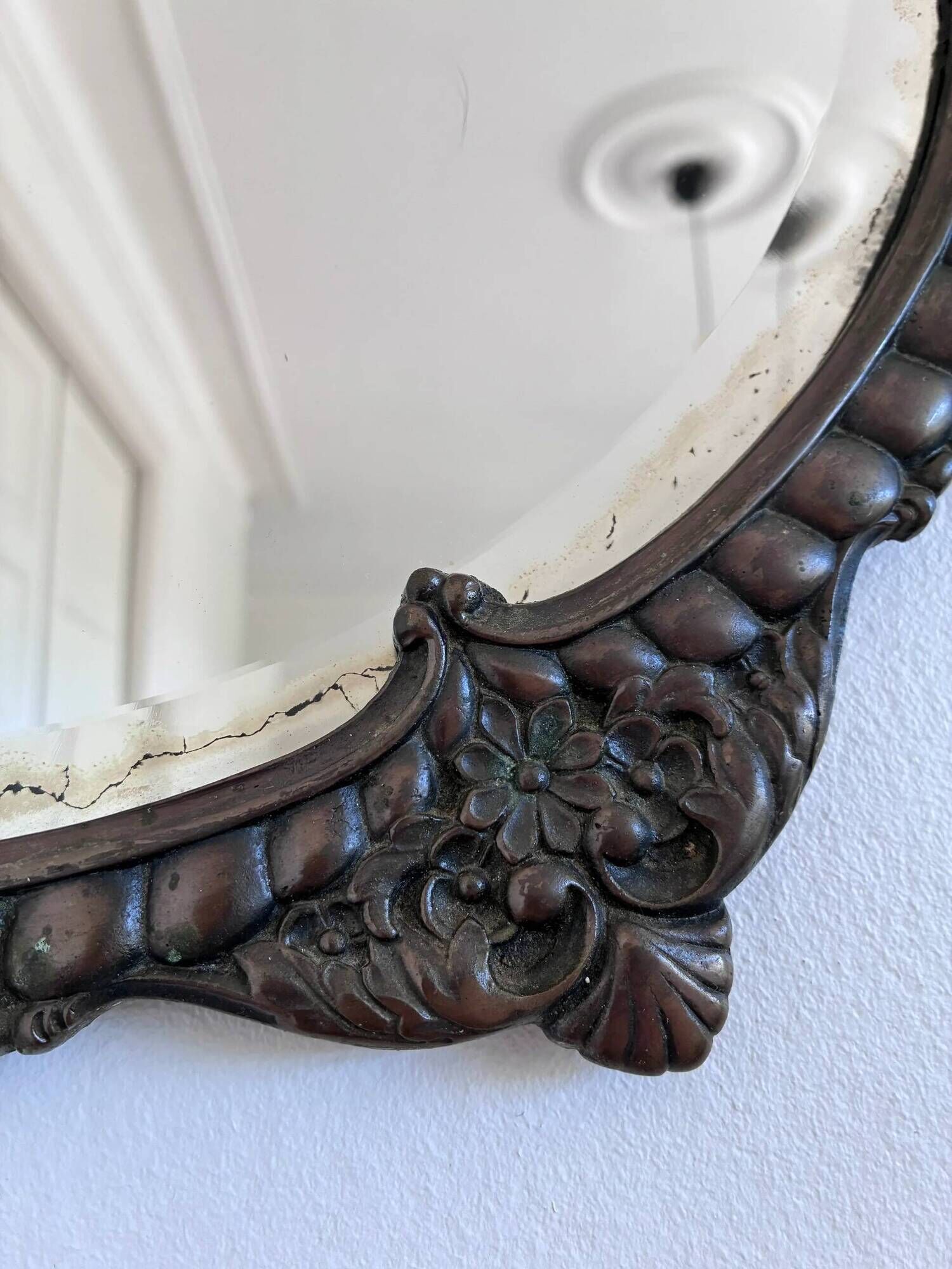 Vintage Italian Baroque Revival round wall mirror