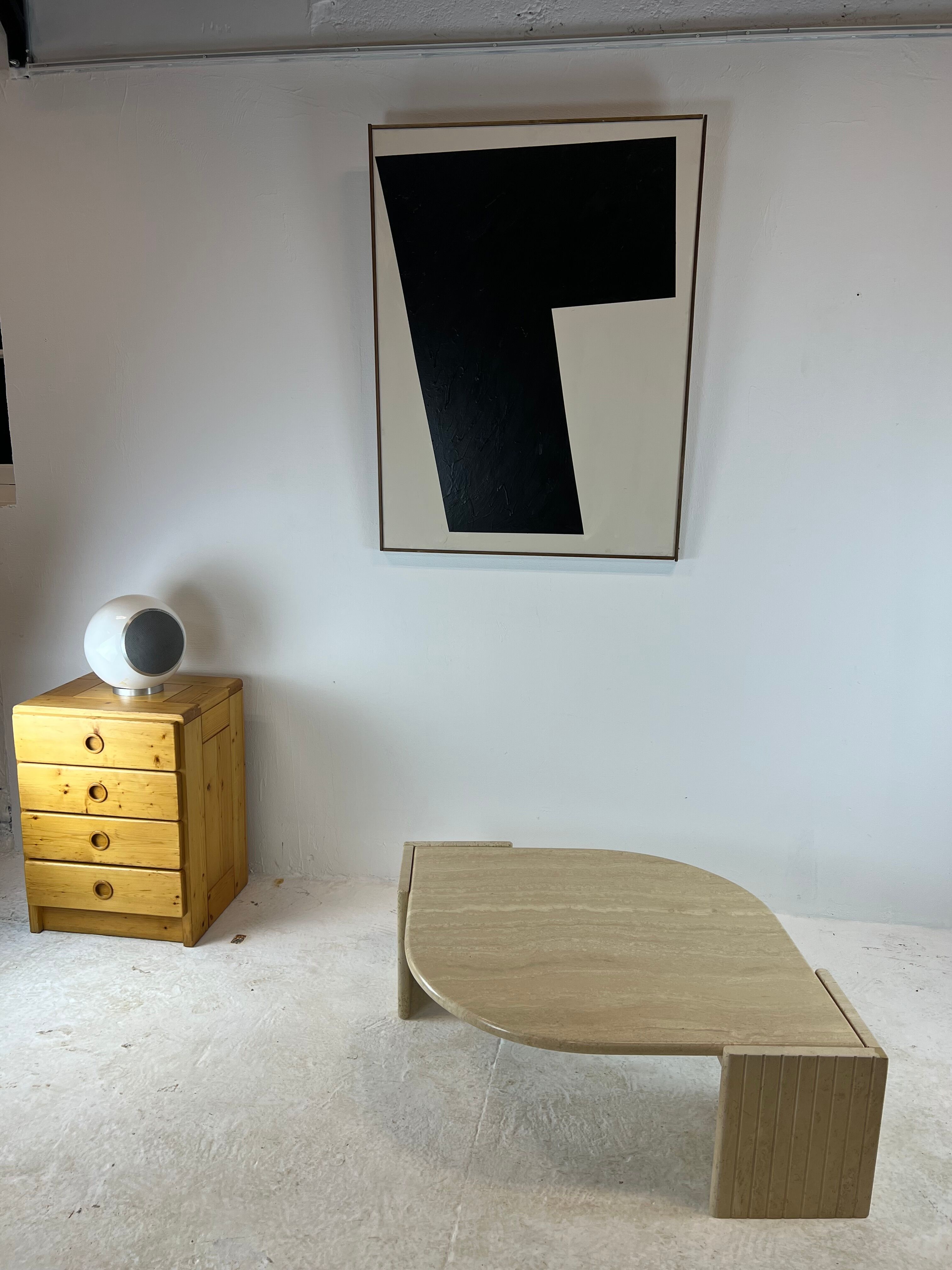 Coffee table Roche Bobois "eye" in travertine, 1970