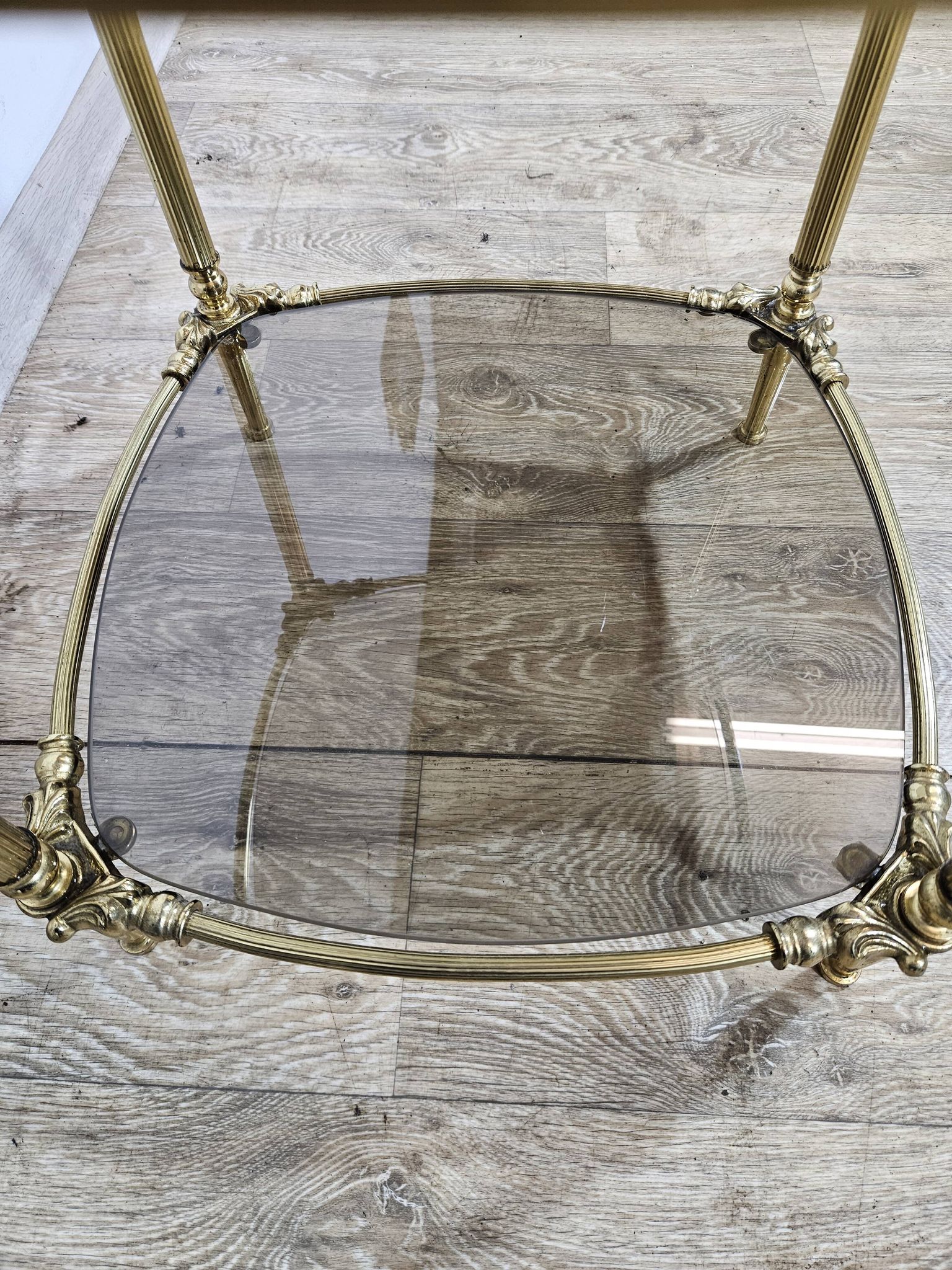 Table d'appoint en laiton, France, années 1950.