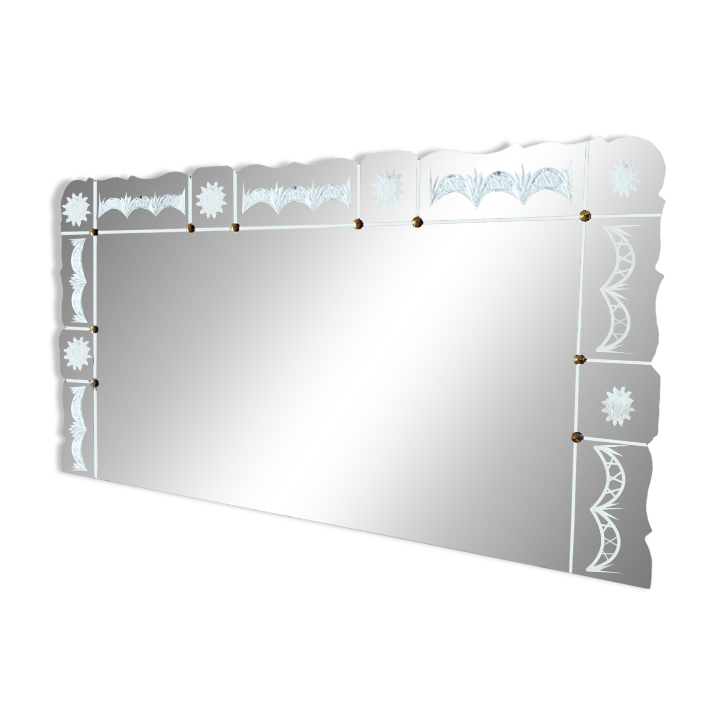 Beautiful and large engraved wall mirror from the 1960s/70s