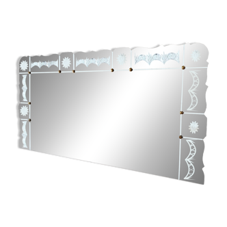 Beautiful and large engraved wall mirror from the 1960s/70s