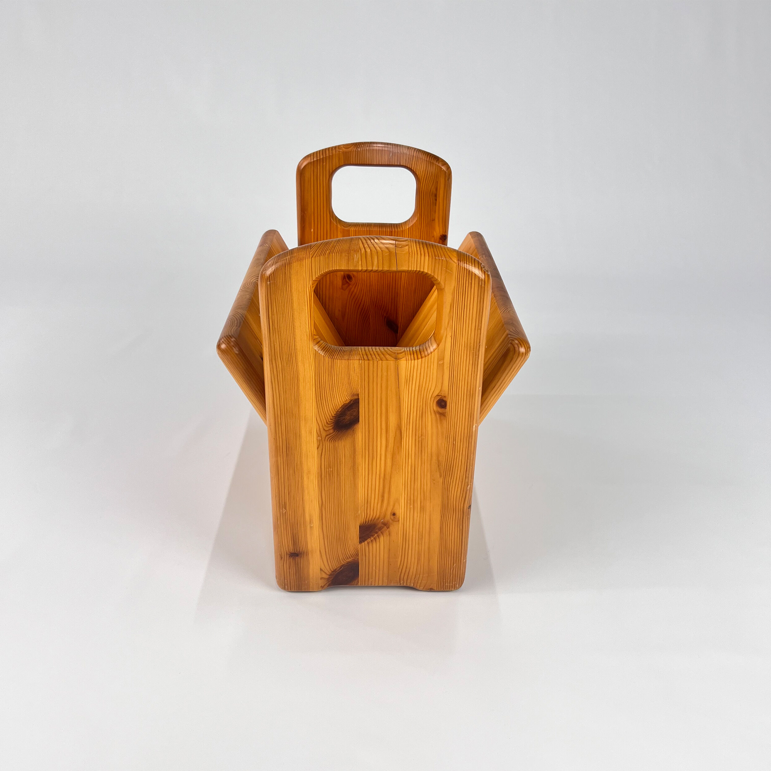 Mid century pinewood magazine holder, 1970