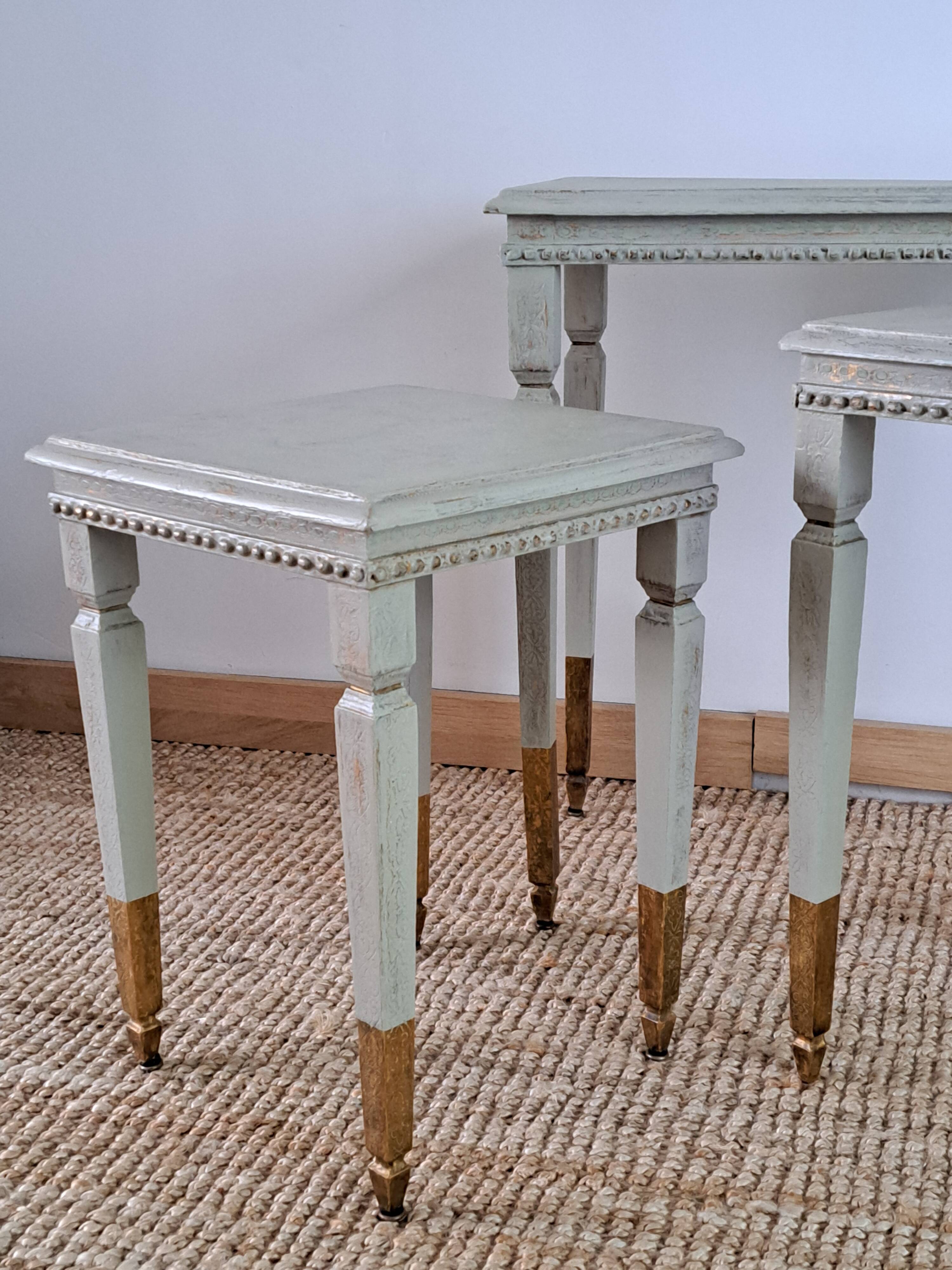 Tables gigognes en bois exotic