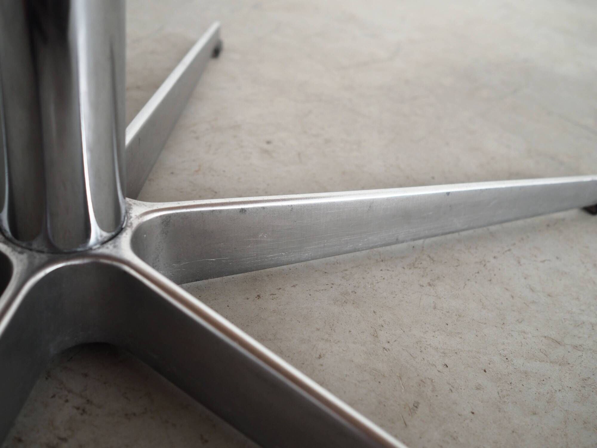 Ash table, Danish design, 1980s, designer Arne Jacobsen for Fritz Hansen