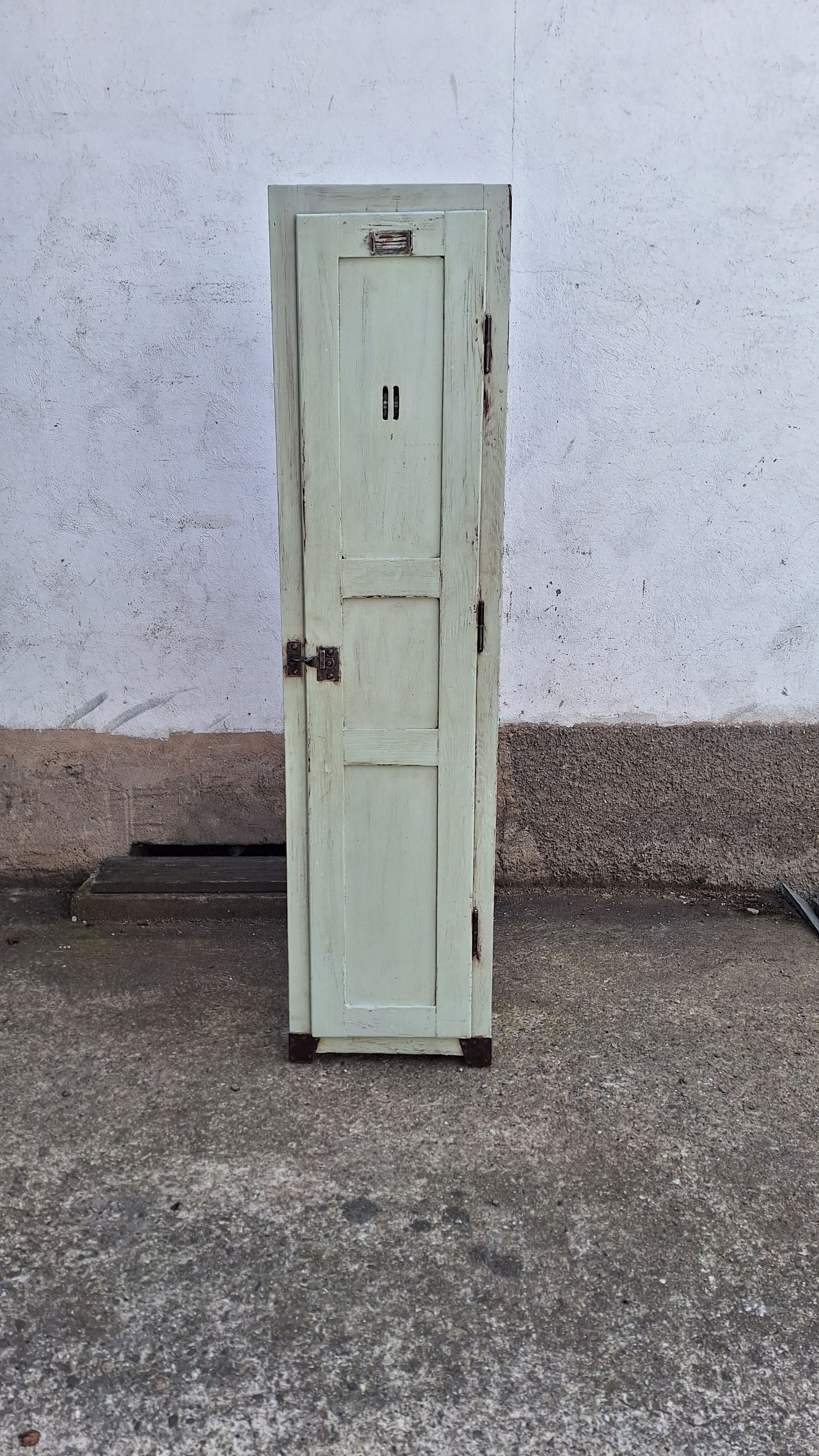 Wooden industrial cloakroom
