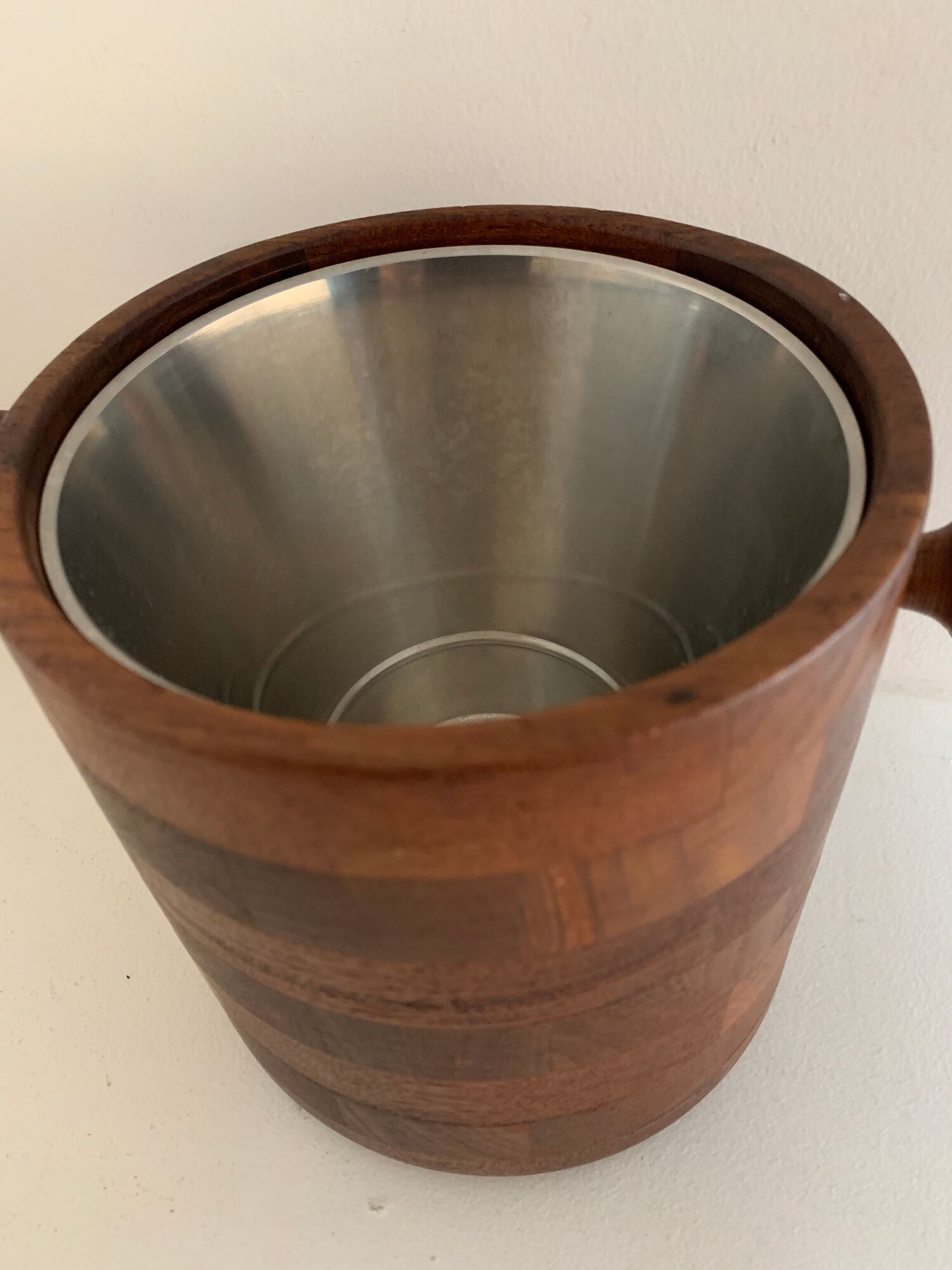 Scandinavian ice bucket in MCM Denmark teak and its ice claws