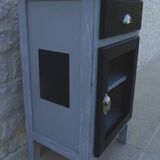 Furniture suitable for everywhere with a thick top, in solid wood