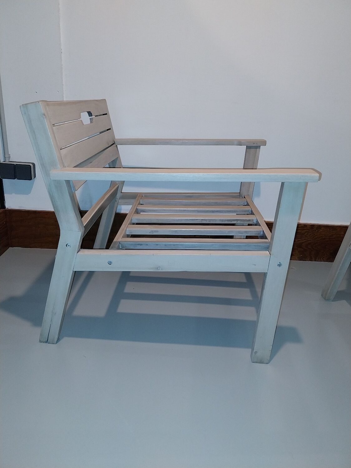 02 sun loungers