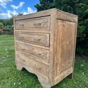 Commode vintage en bois massif sculpté – 4 tiroirs