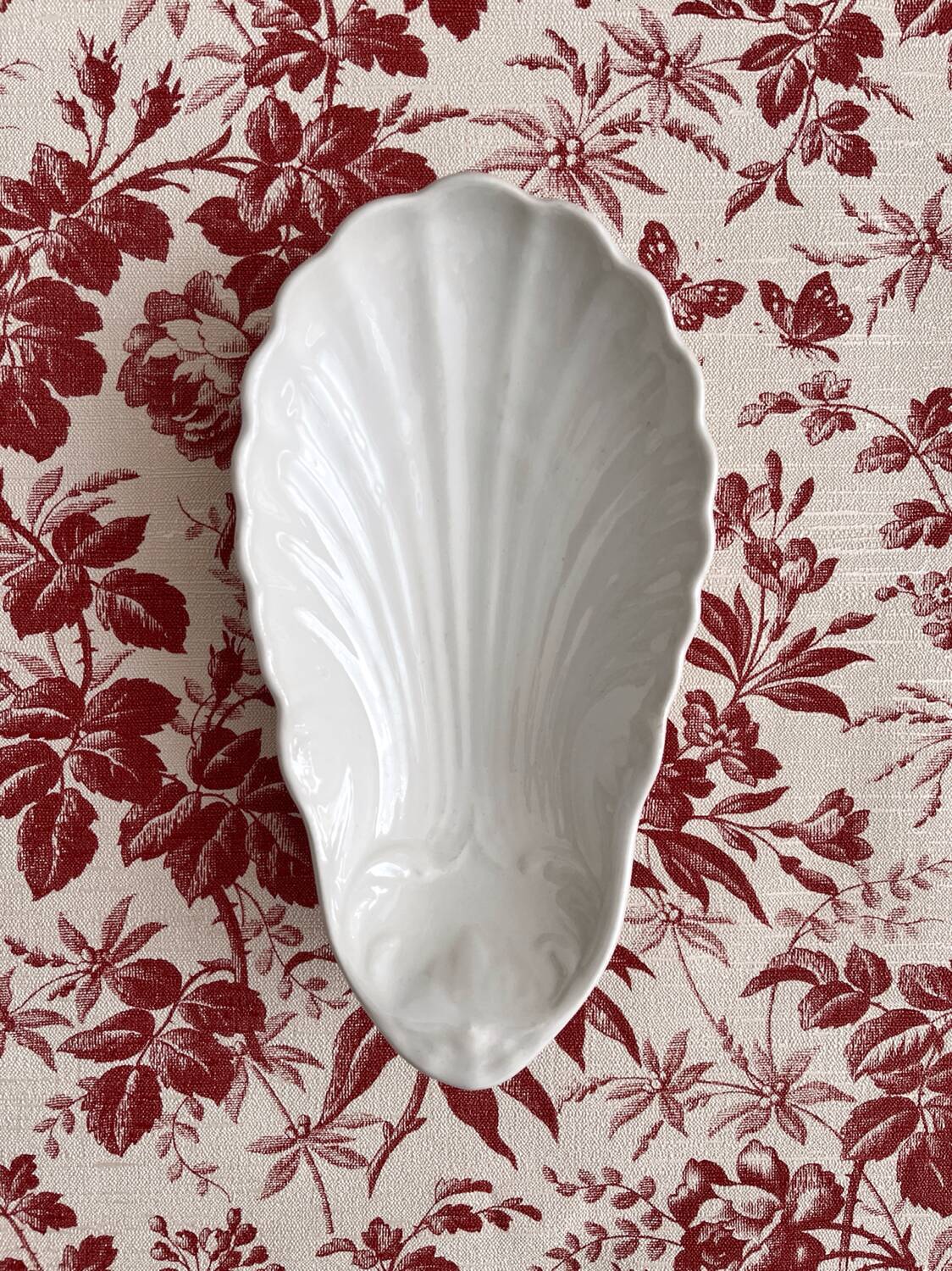 Ravier ramequin coquillage en porcelaine ancienne