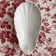 Ravier ramequin coquillage en porcelaine ancienne