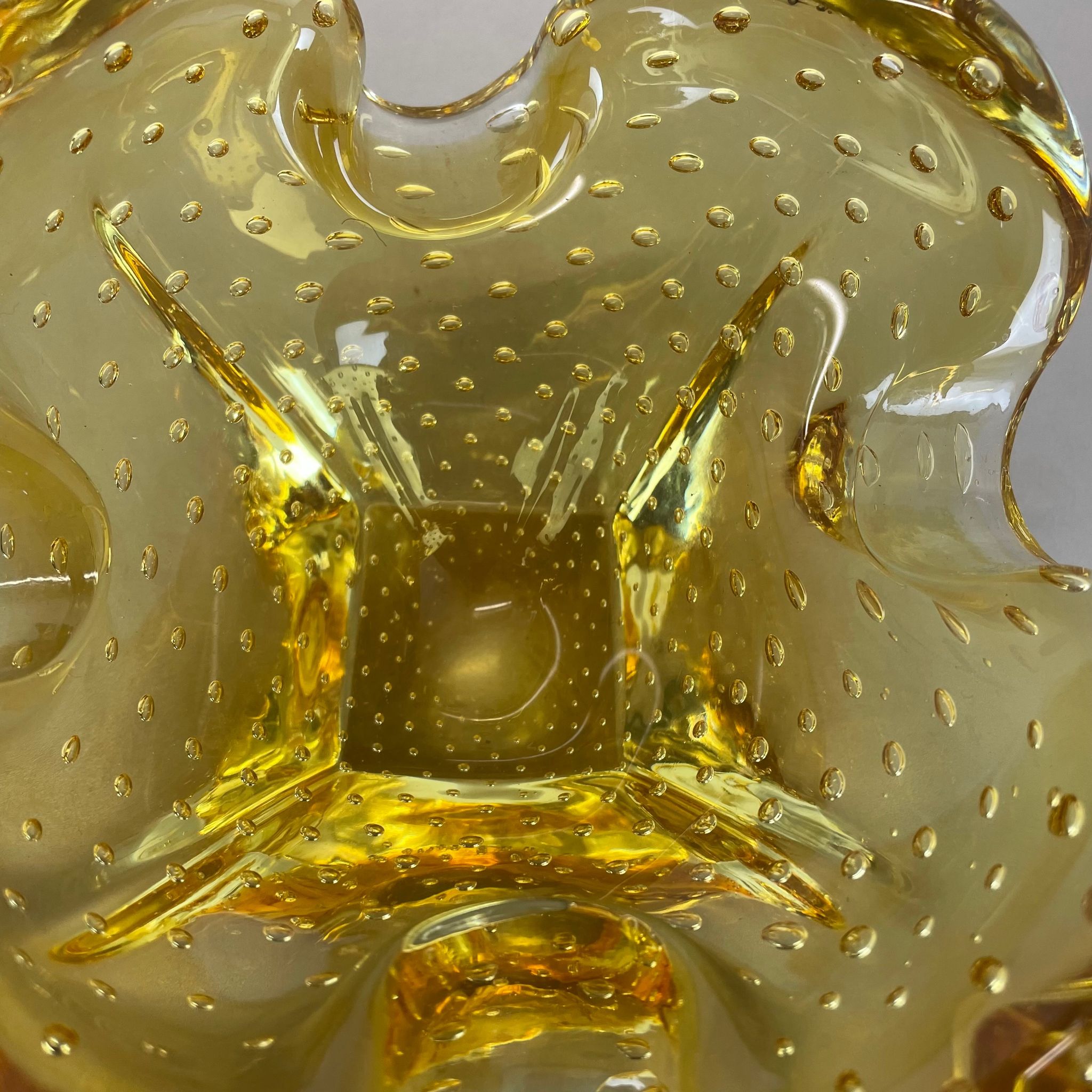 Murano Glass "Honey Bubble" Bowl Element Shell Ashtray Murano, Italy, 1970s