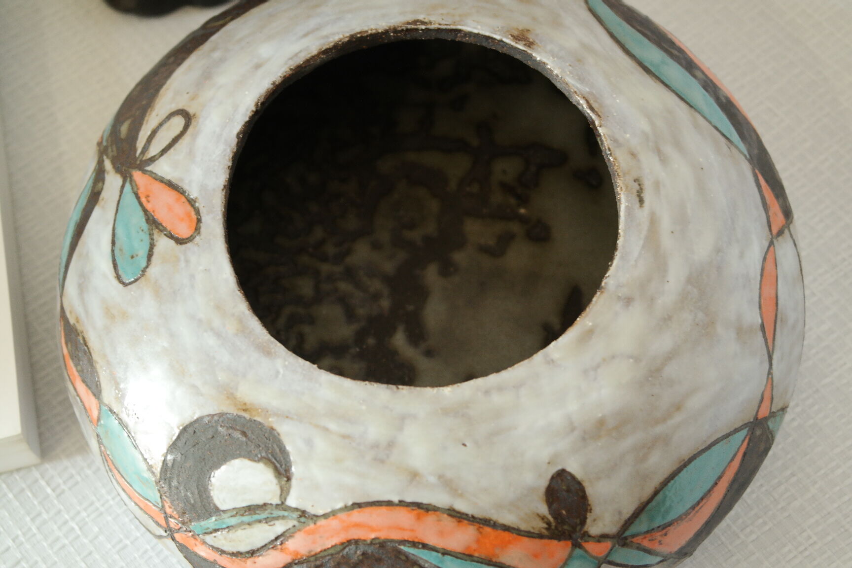 Modernist Raku bowl vase with glaze effect, signed.