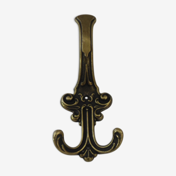 Brass hanging patere