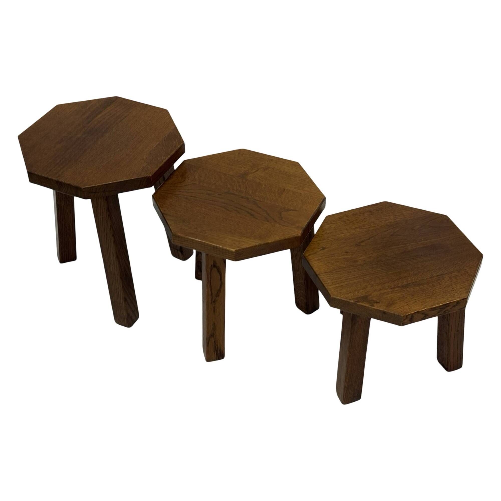 Tables d'appoint hexagonales brutalistes en chêne, années 1950, lot de 3