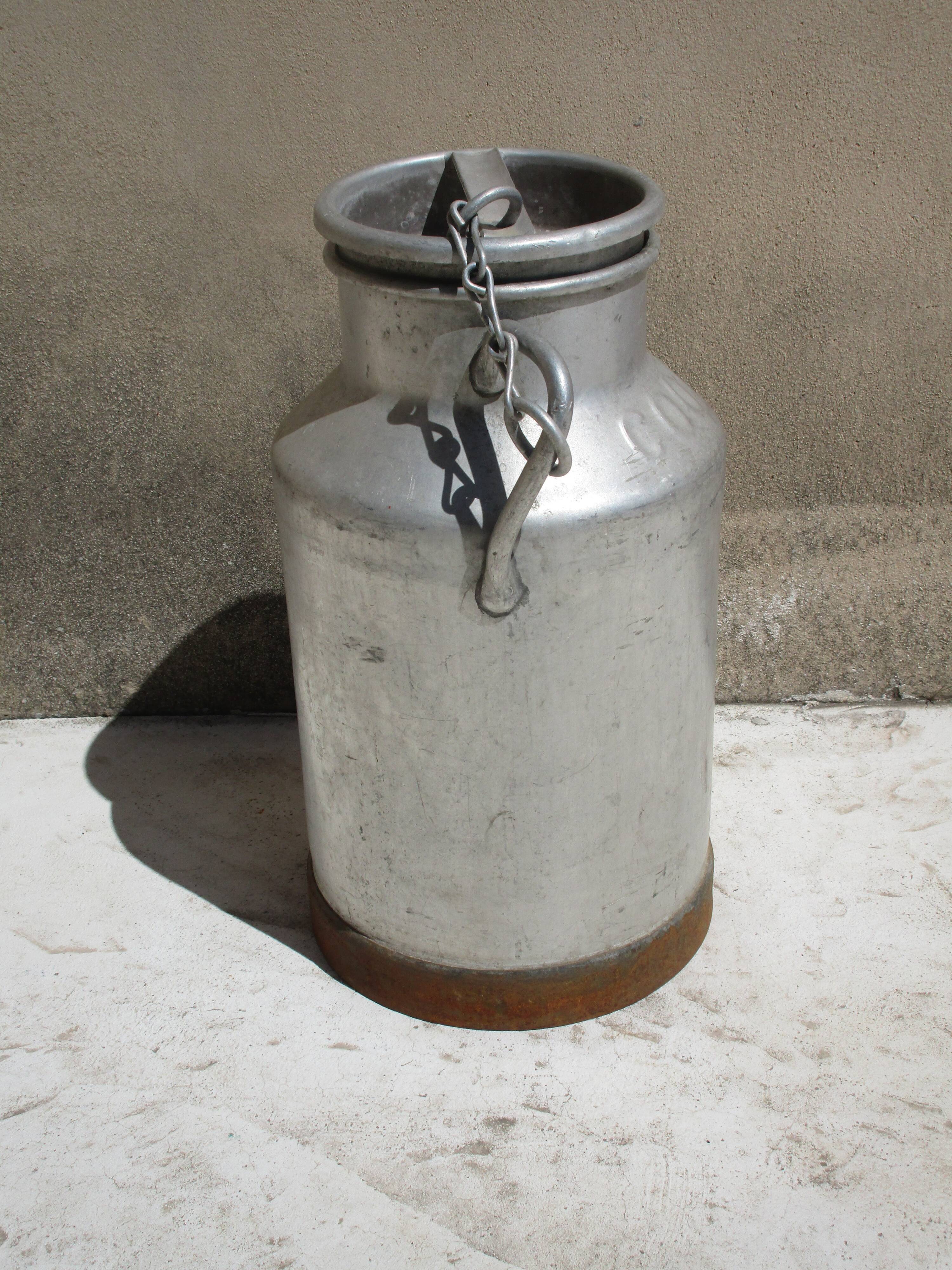Pot a milk large model iron base