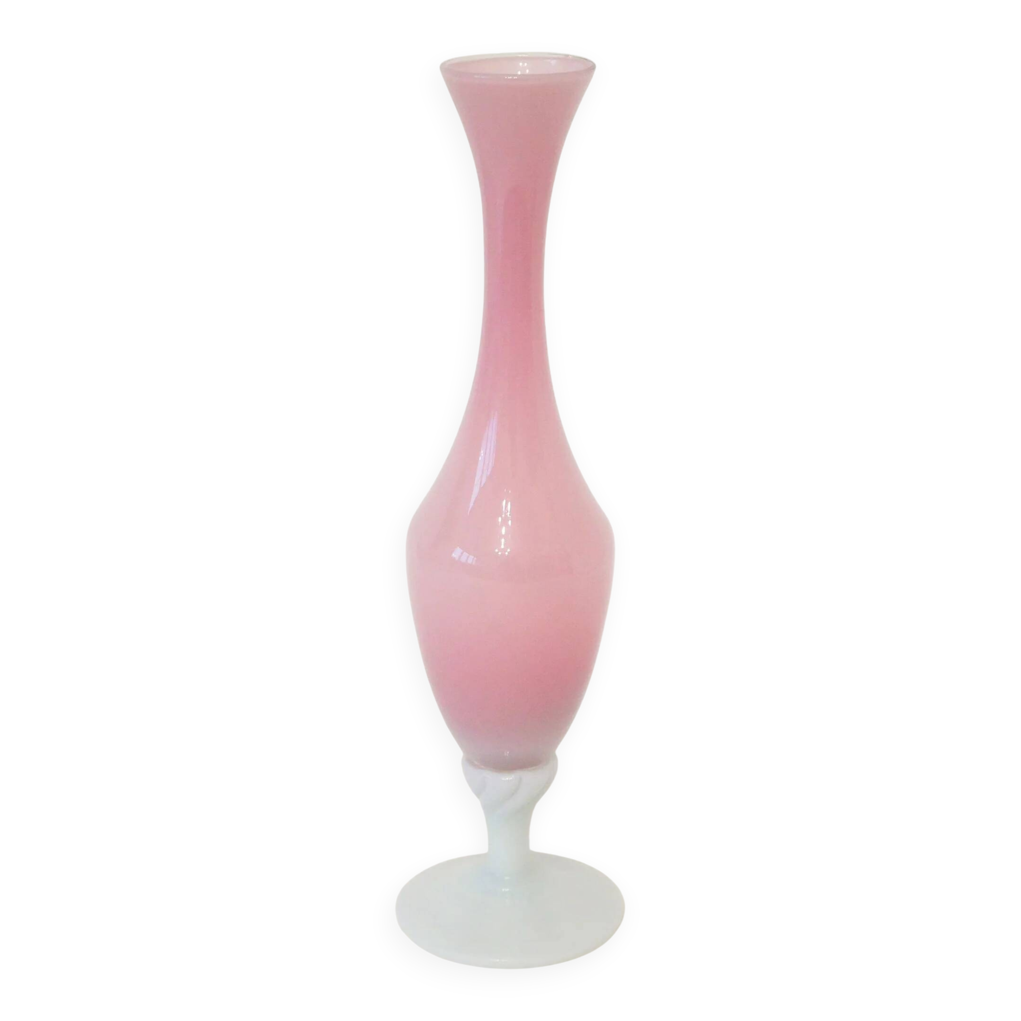 Vase en opaline rose bonbon et pieds blanc travaillé, 1960