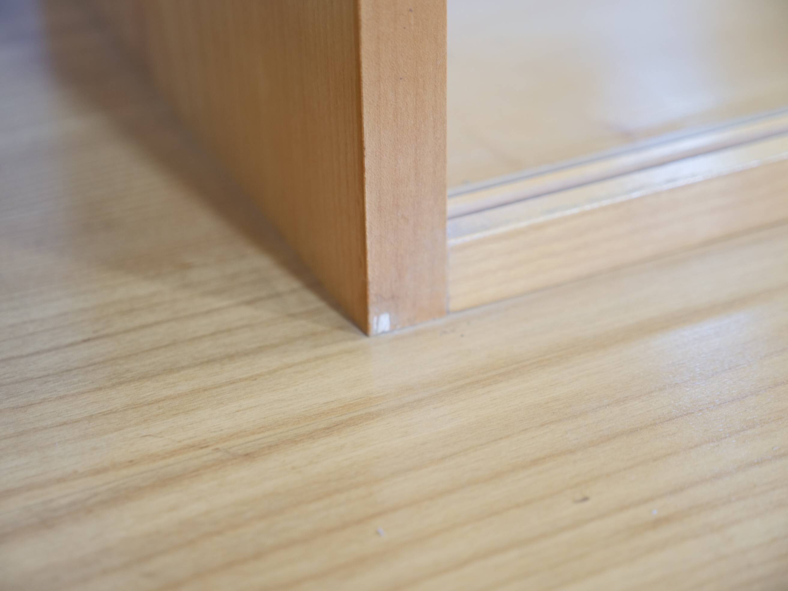 Vitrine en bois de cerisier des années 1960 et 1970, meuble design MCM