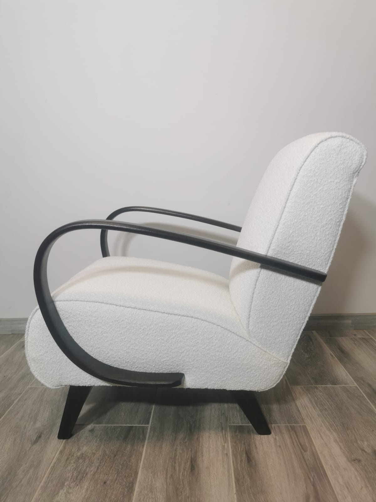 Fauteuil blanc par Jindrich Halabala, années 1940
