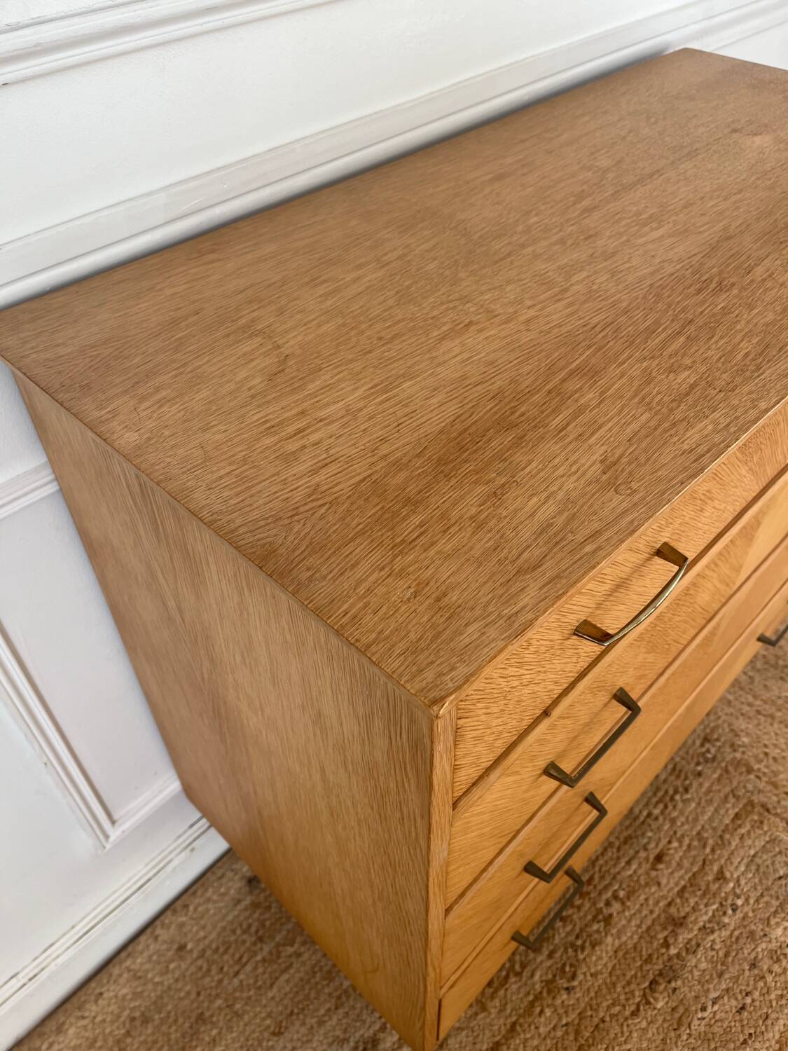 Vintage wooden chest of drawers with 4 drawers