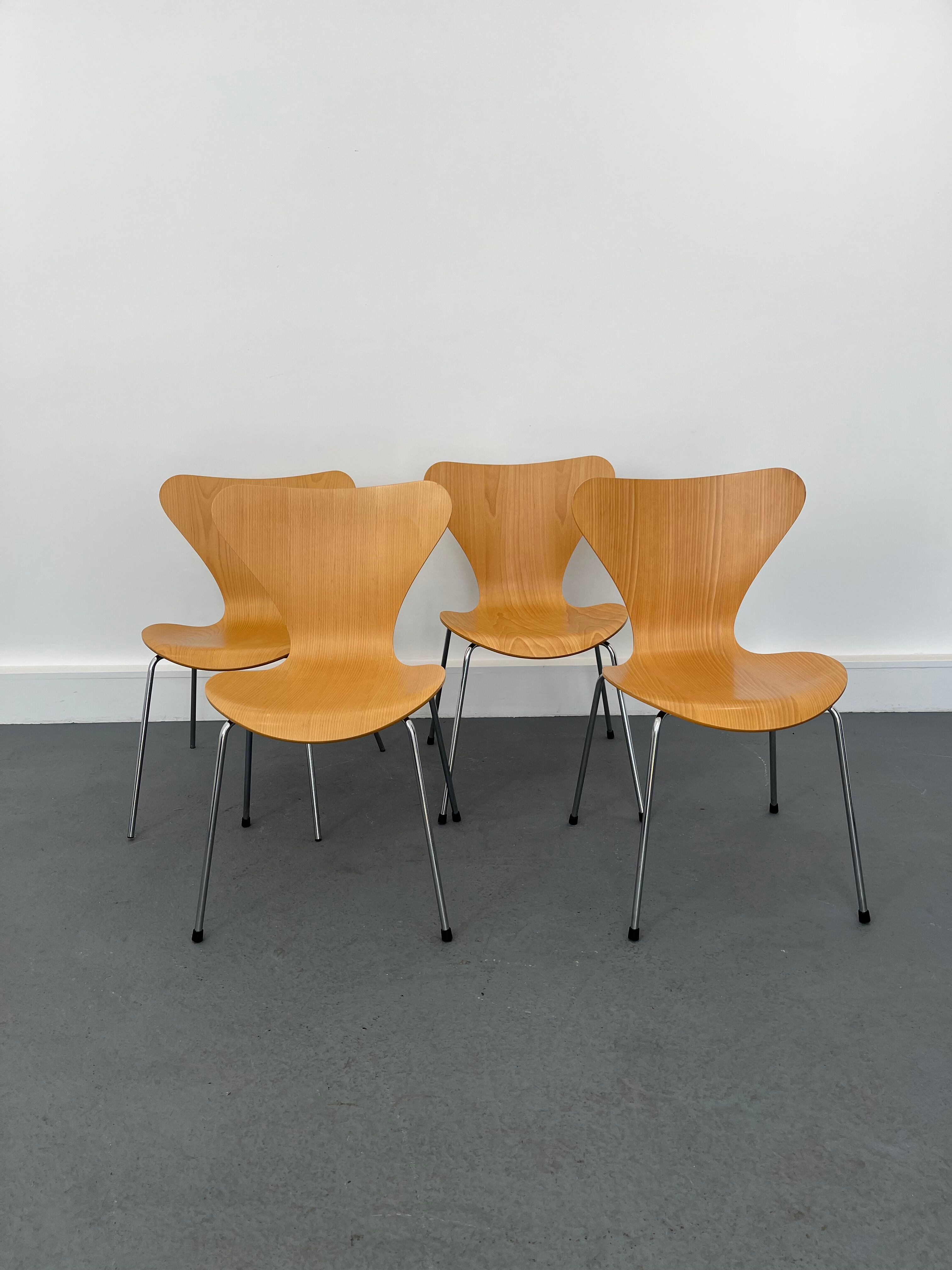 Chairs 3107 by Arne Jacobsen for Fritz Hansen, 1990s