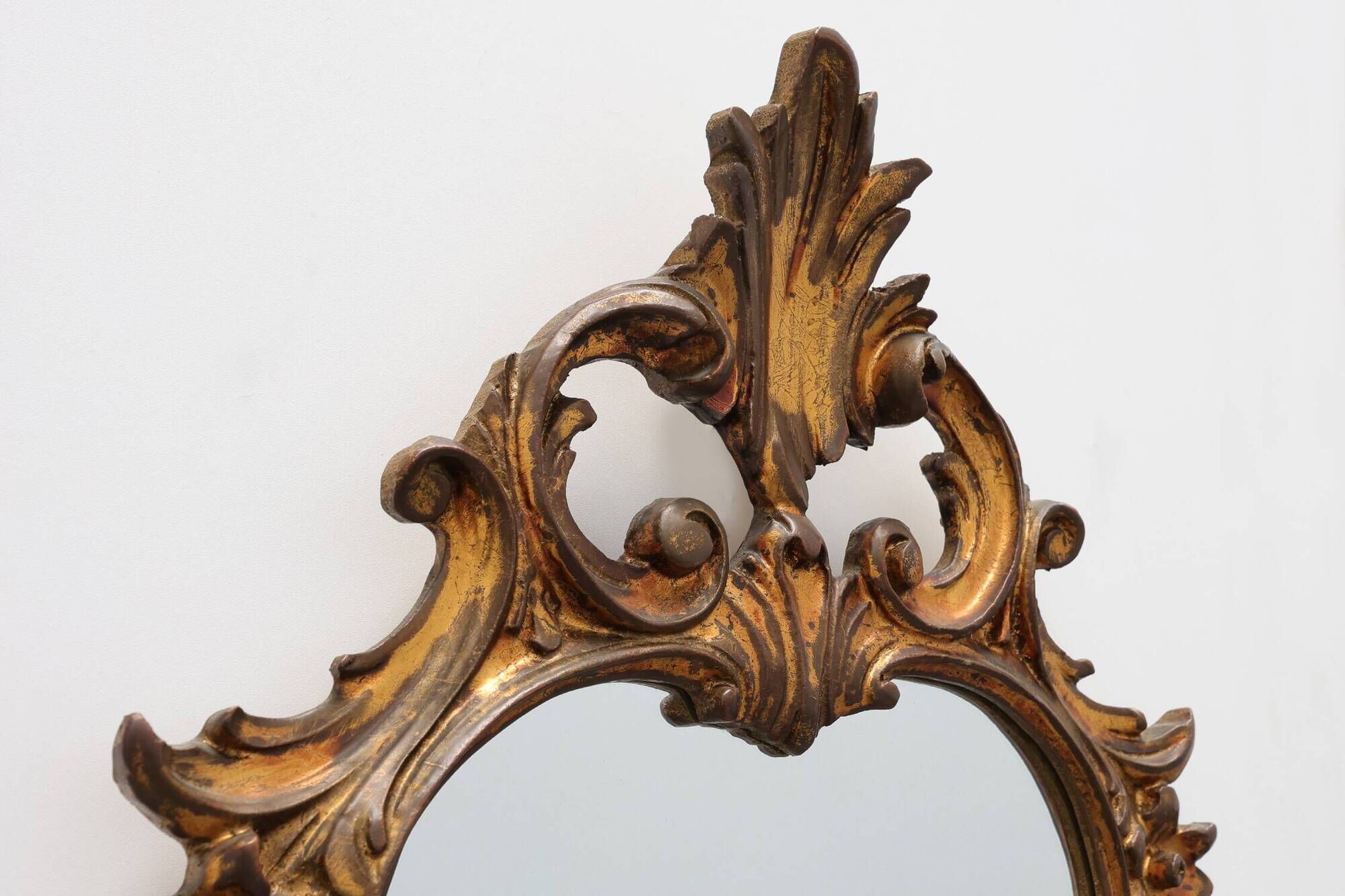 Florentine Style Giltwood Mirror with Acanthus Crest, Italy, 20th Century