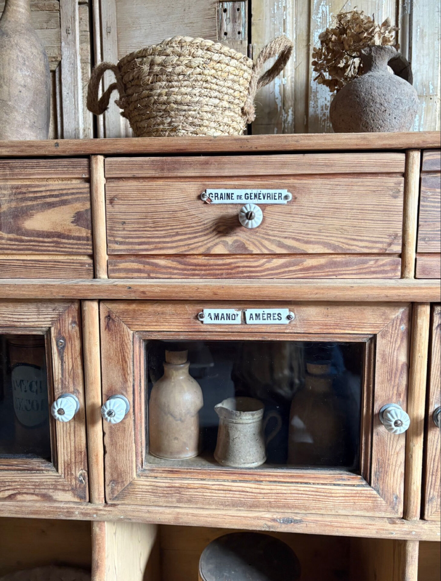 Ancien Meuble Grainetier D’épicerie – Tiroirs, Vitrines & Plaques Émai