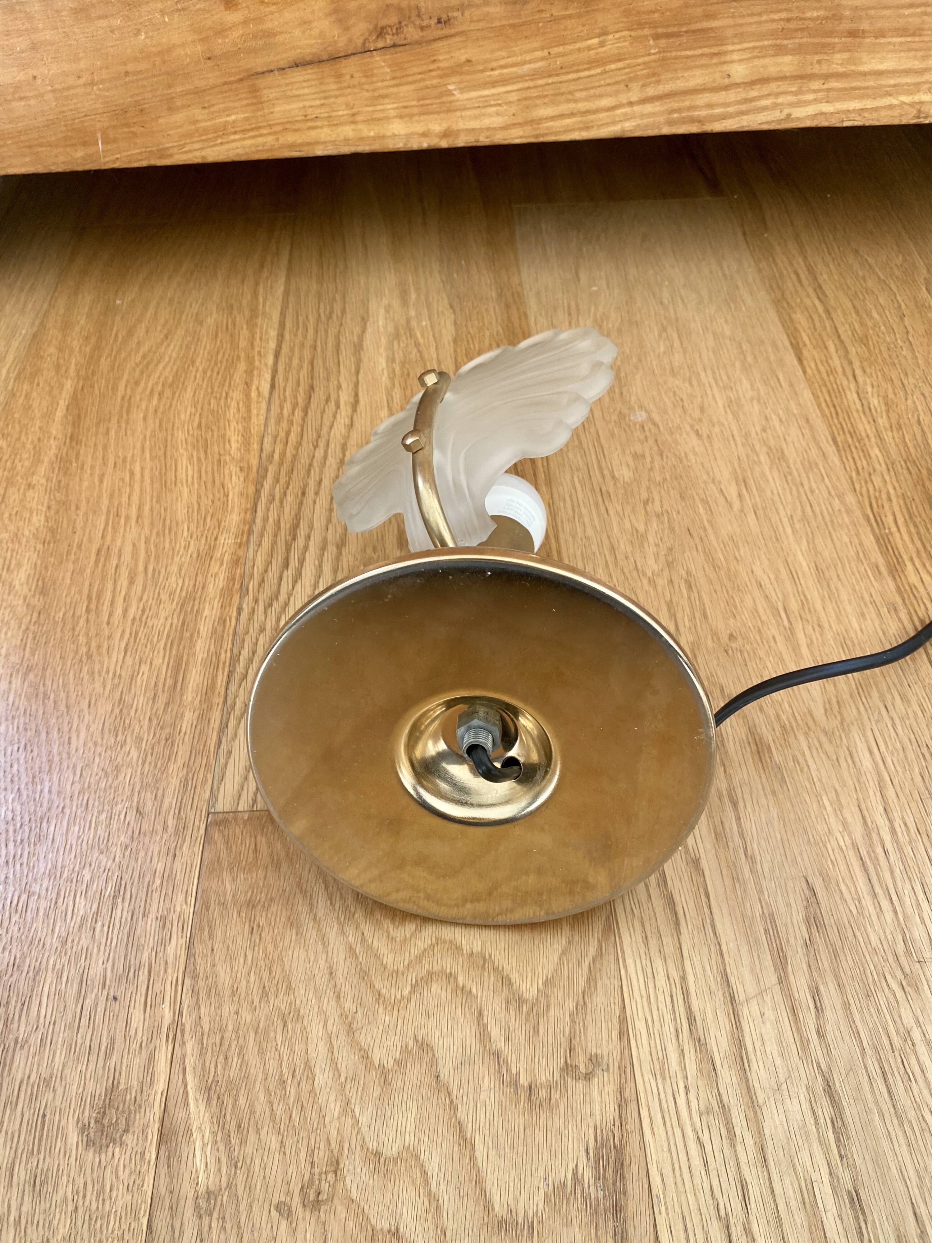 Shell lamp shell frosted glass and art deco brass