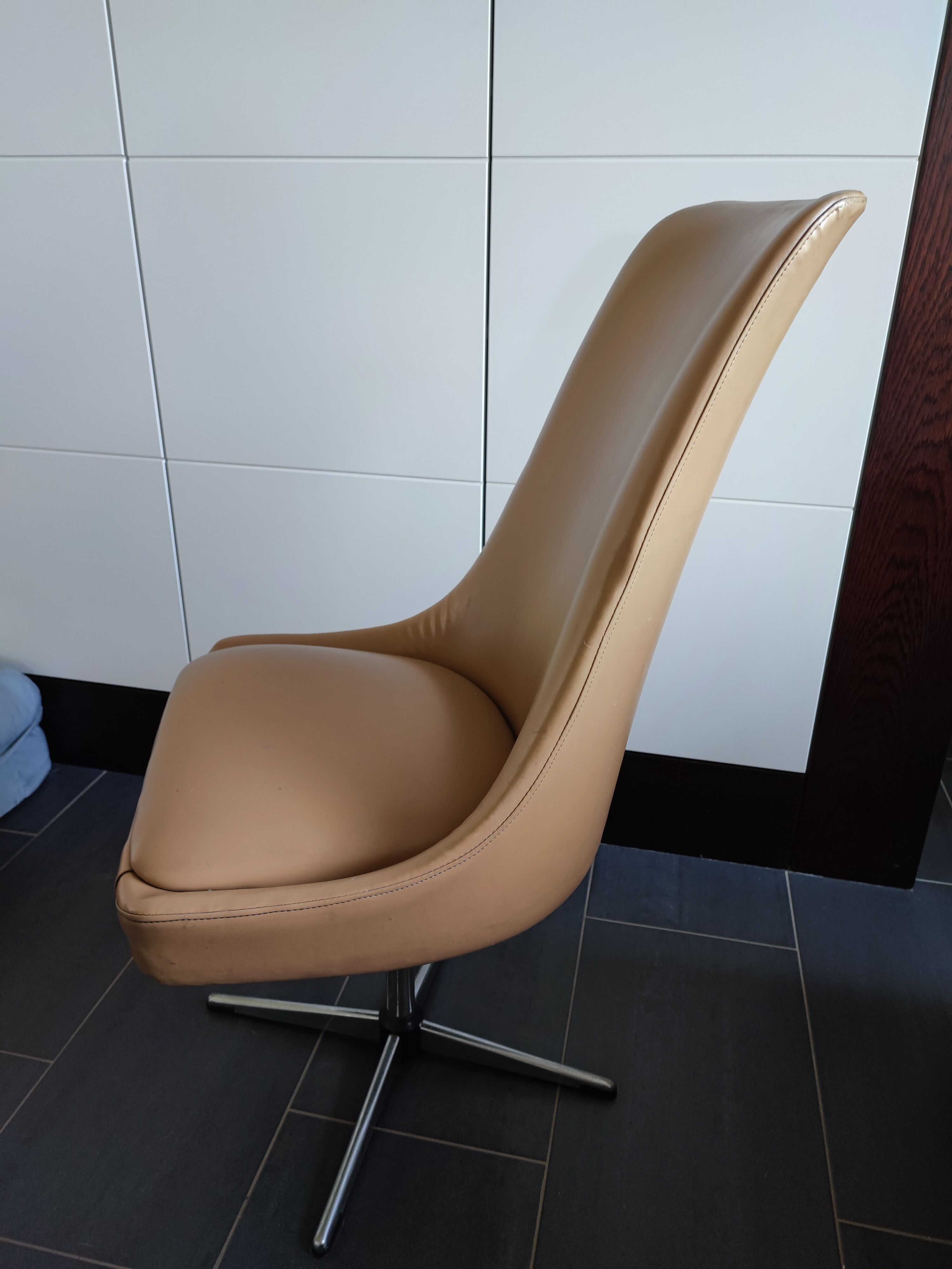Light brown skai chair