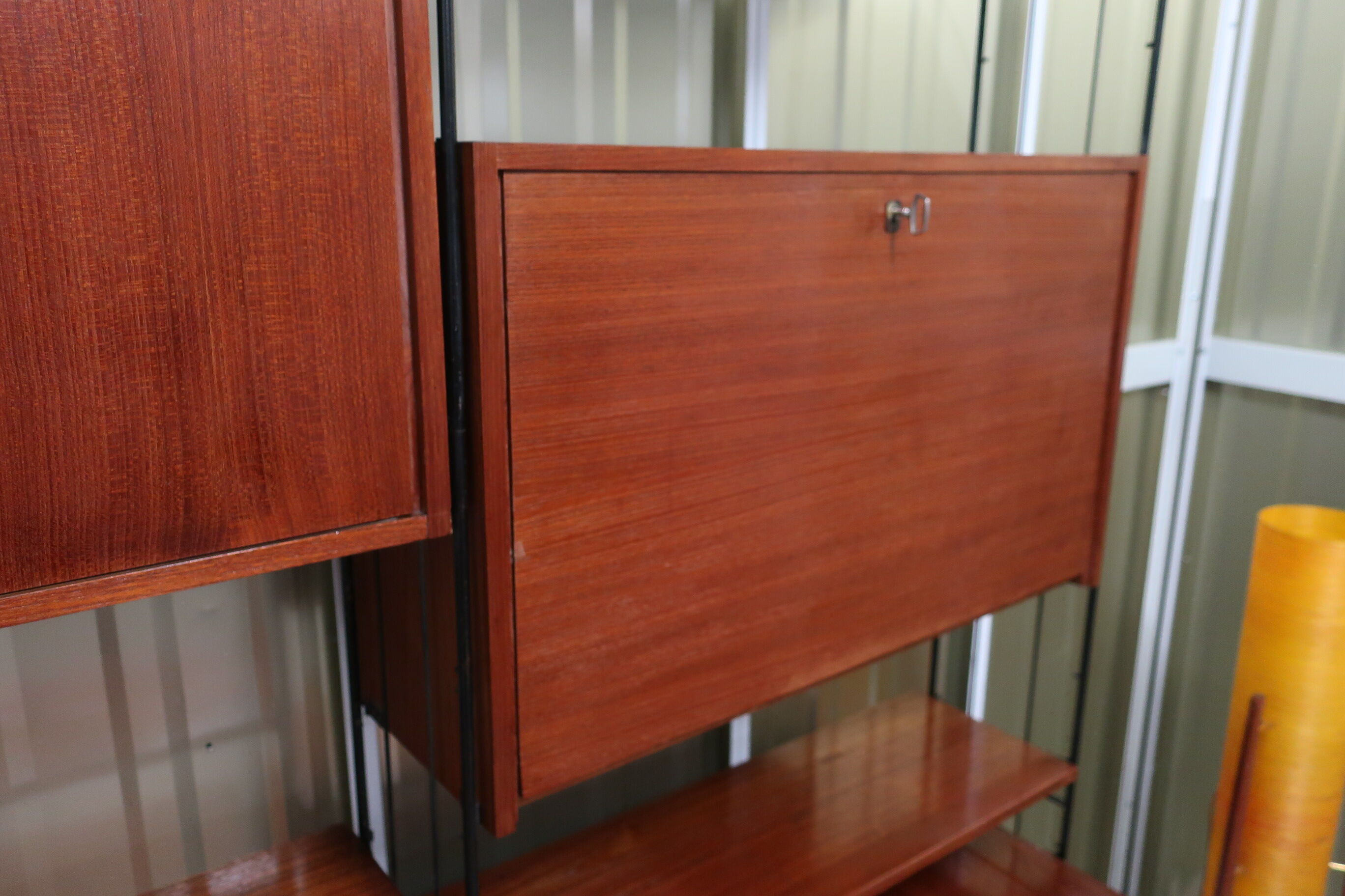 Library, 60s teak shelf on feet