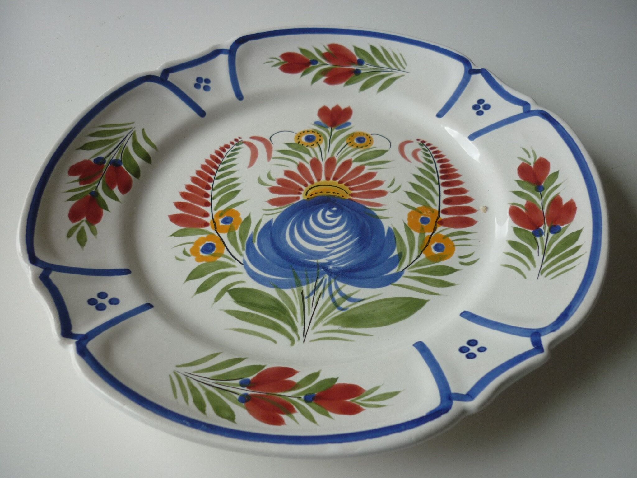 Assiette bretonne HB Henriot Quimper
