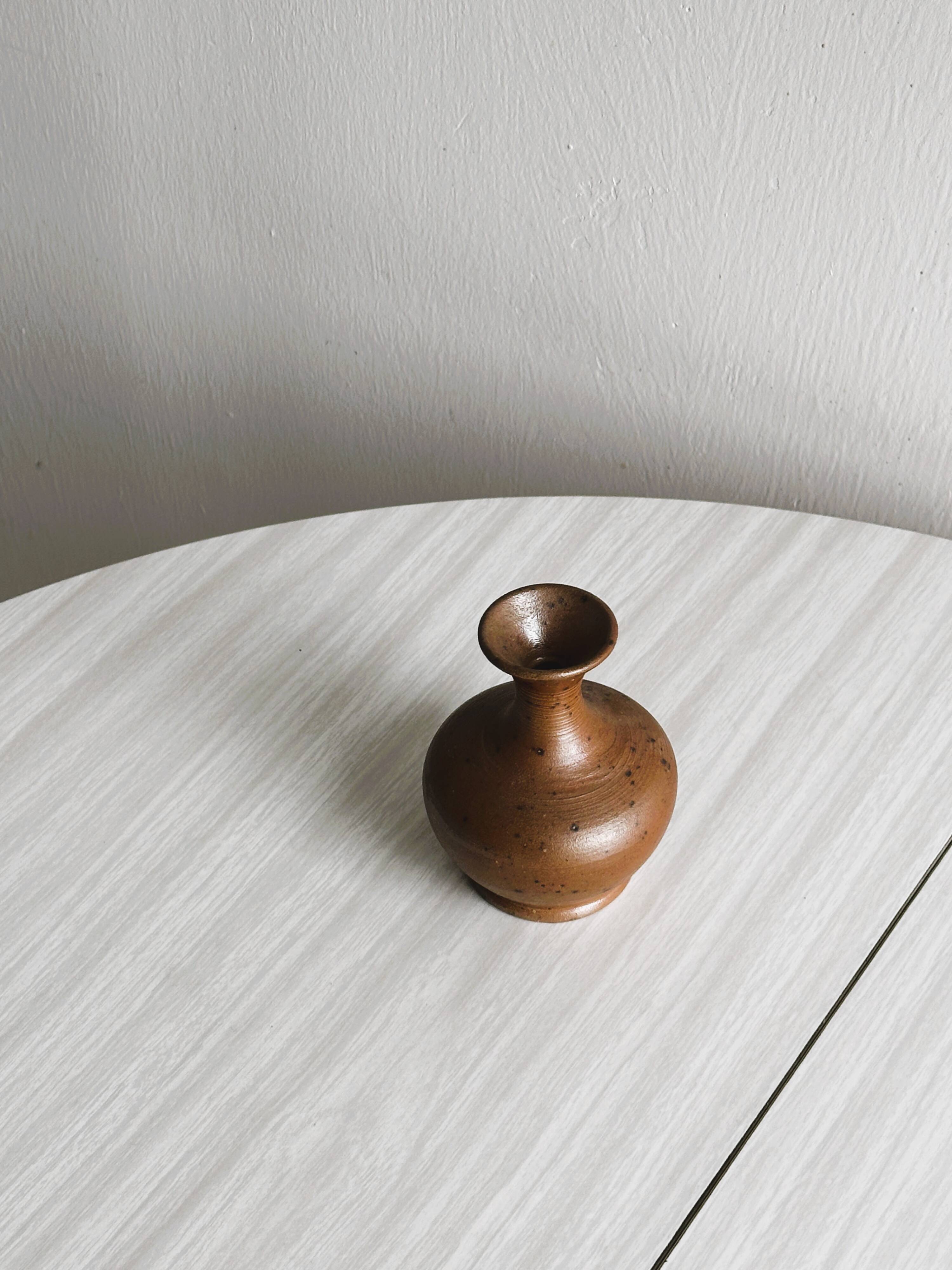 Small sandstone vase, old soliflore