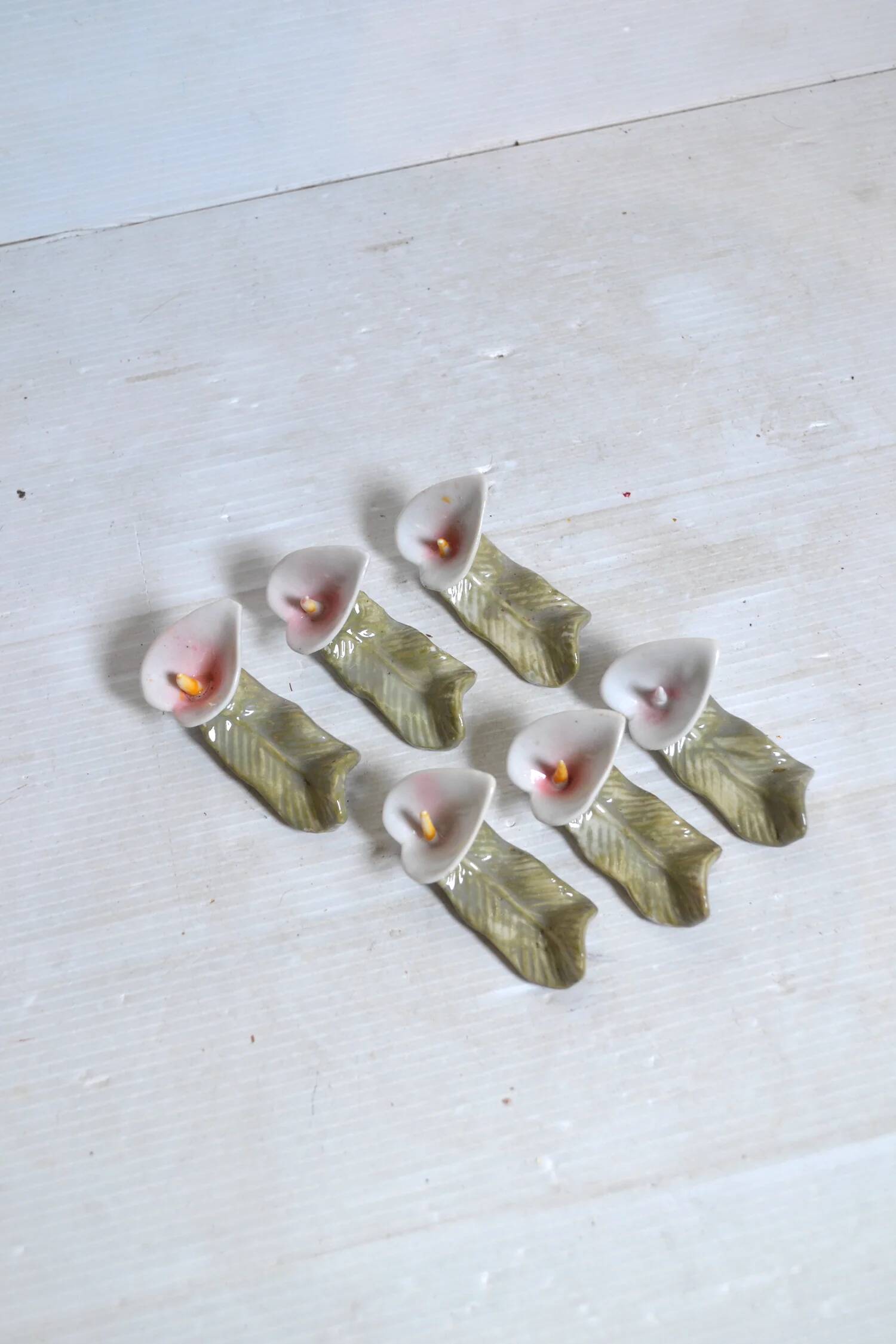 Repose-couteaux en barbotine