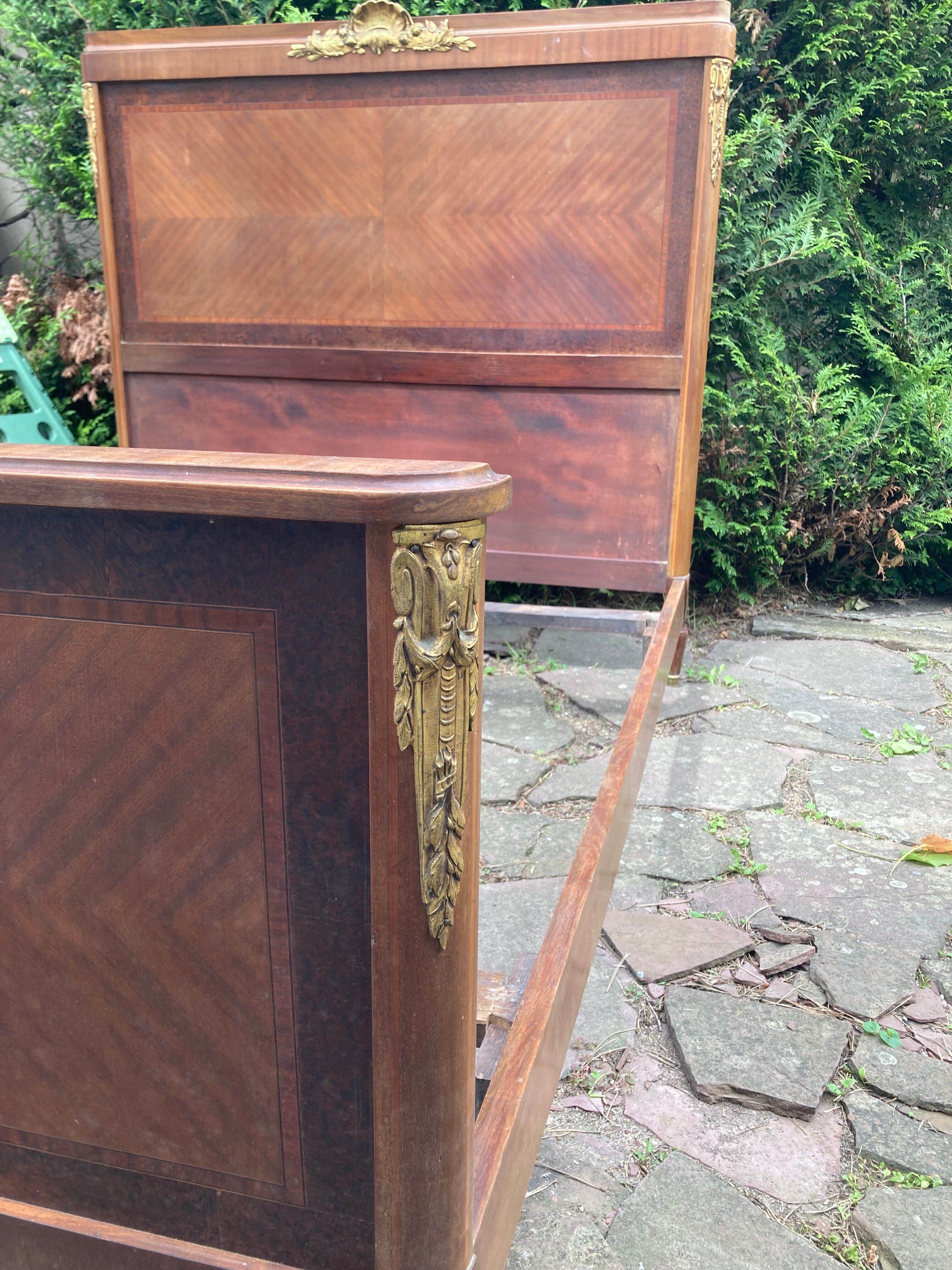 1926 tuya and mahogany bed