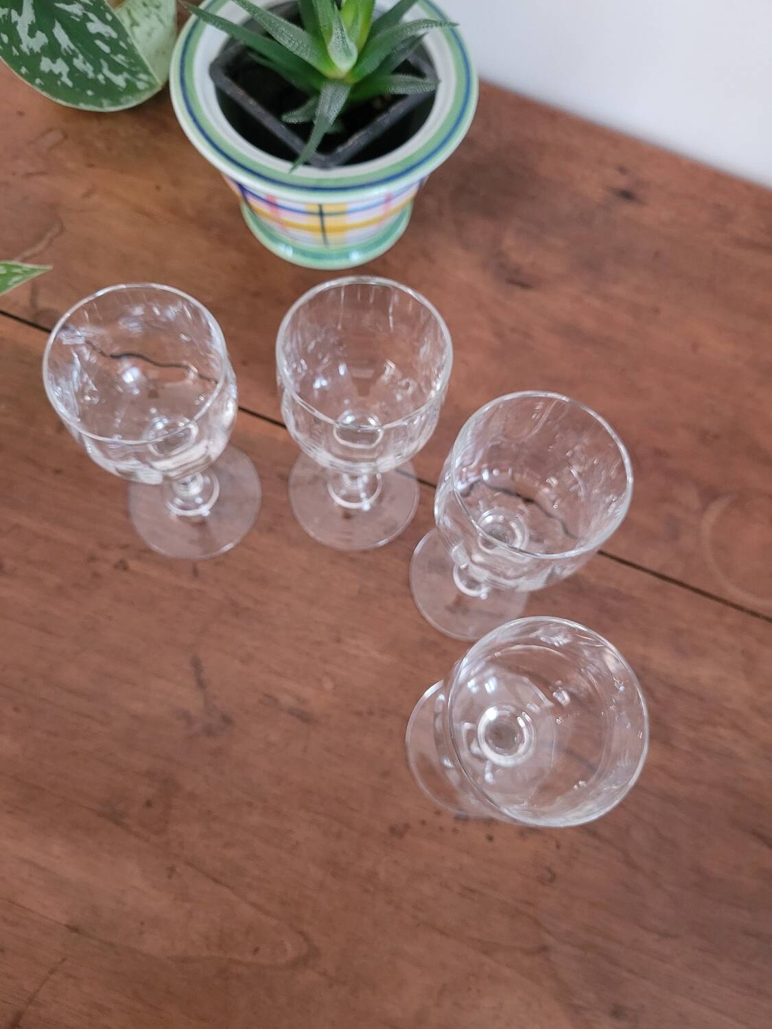Set of 4 small wine glasses