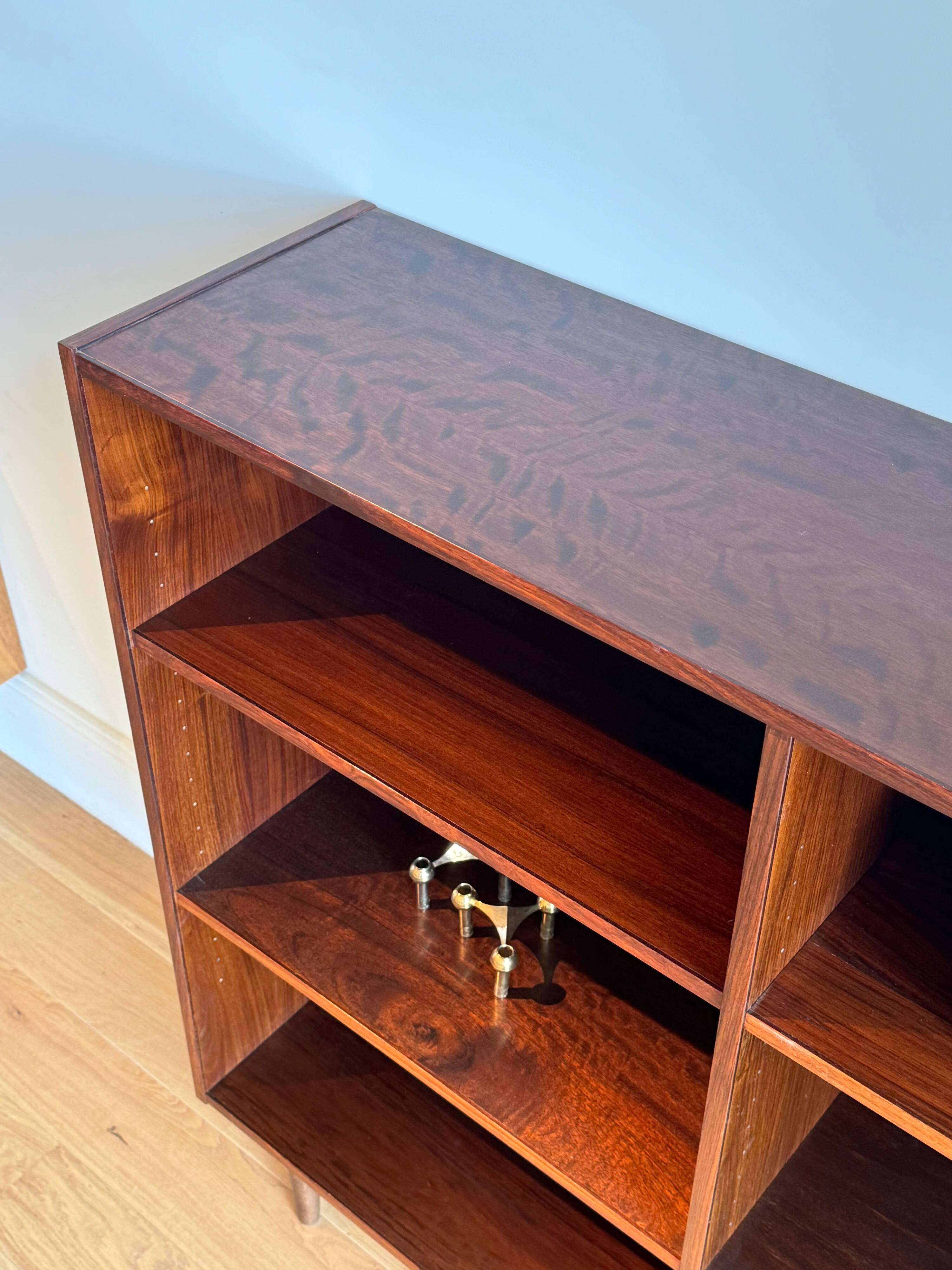 Vintage Scandinavian library in rosewood "Alfred"