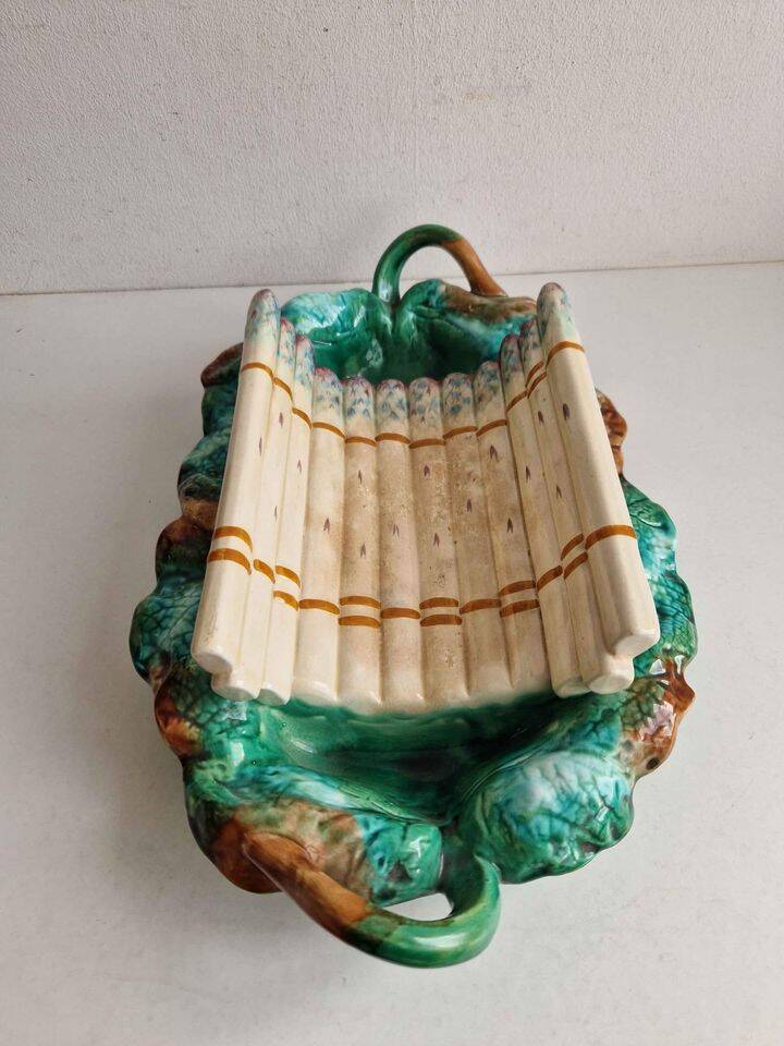 Old asparagus dish in barbotine