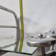 Portemanteau mural en aluminium avec miroir orientable, 4 patères et un porte chapeau, années 50