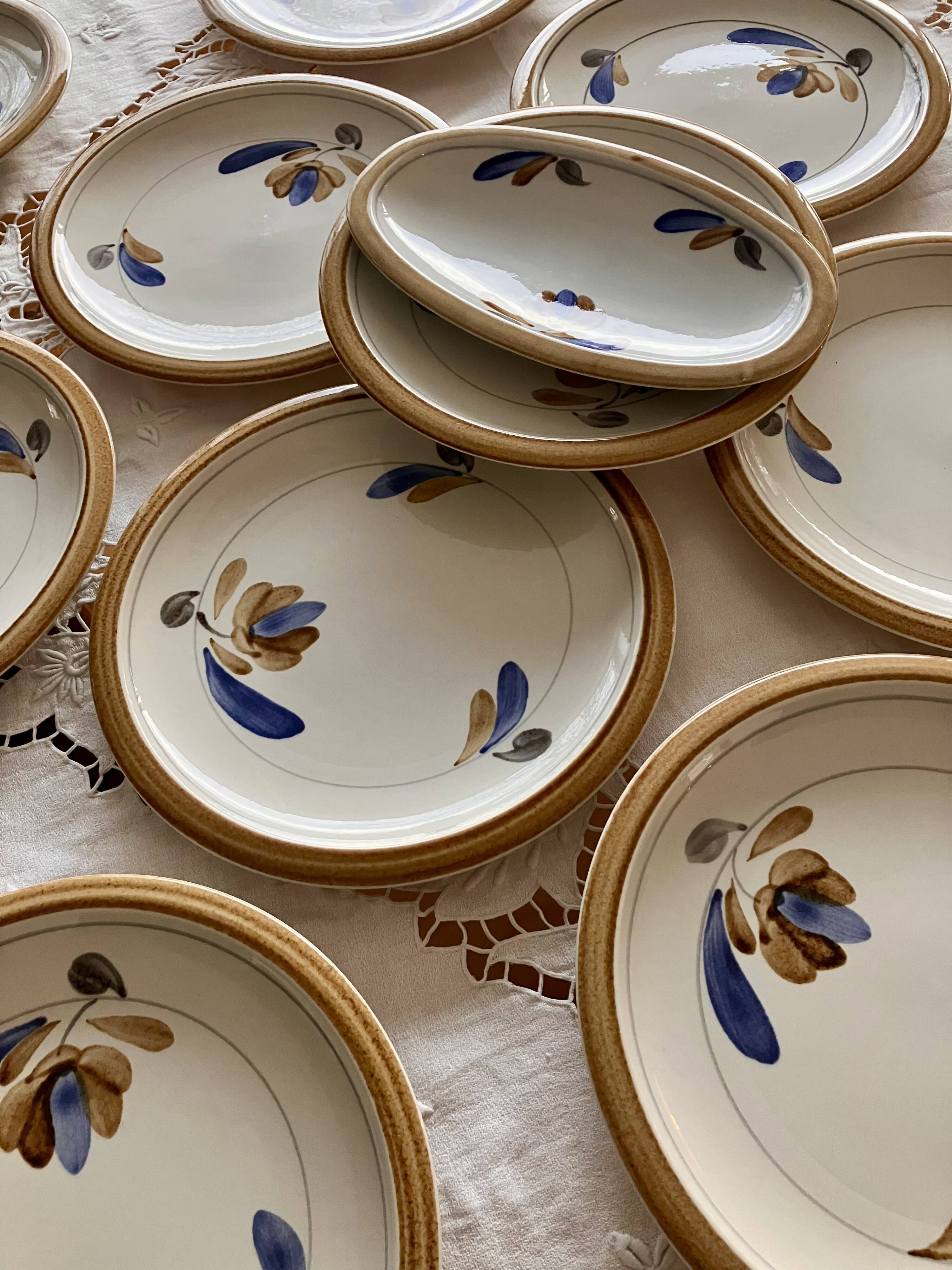 Service of flat plates Boch Keramis La Louvière Belgium for 19 settings.